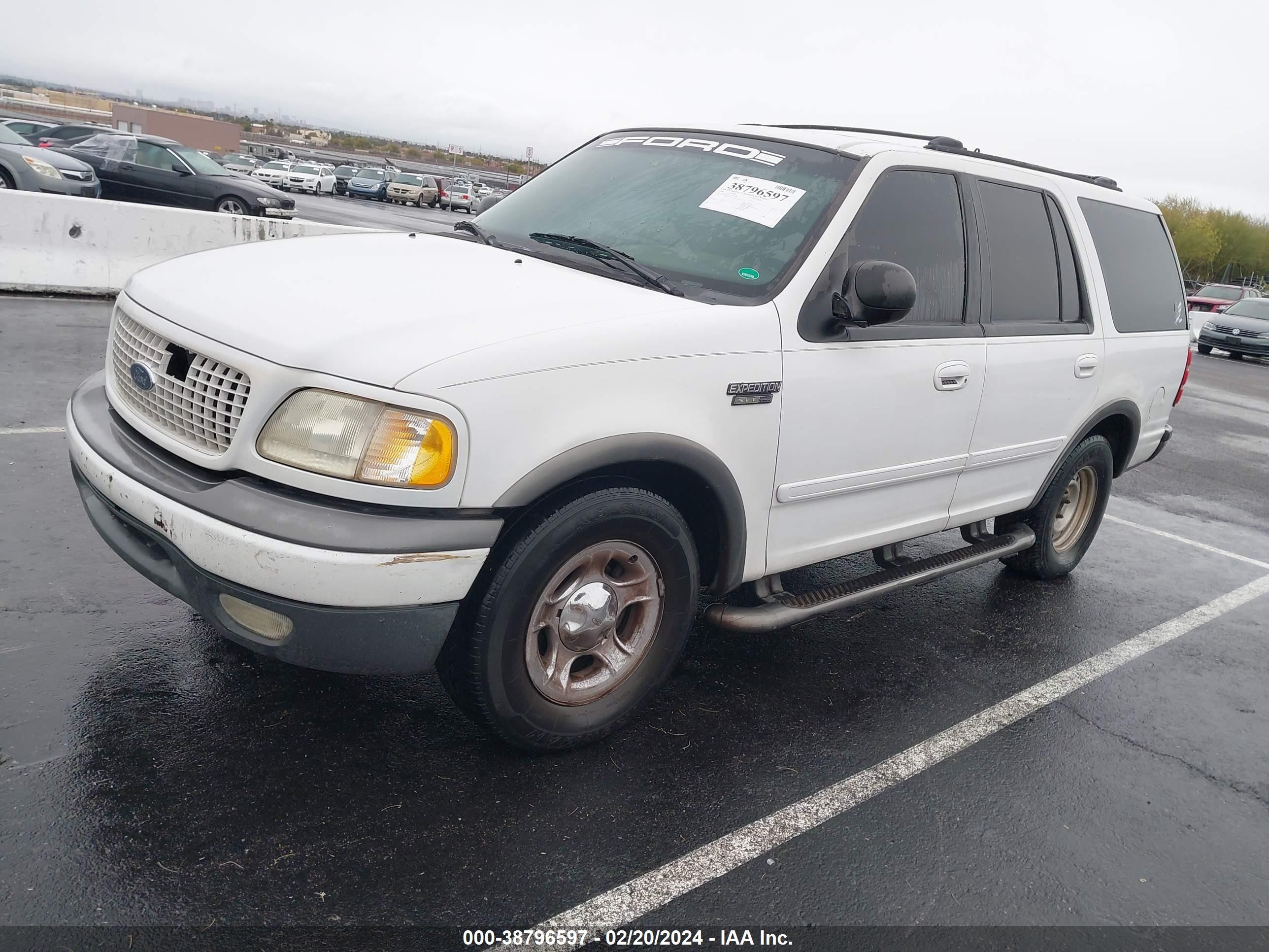 Photo 1 VIN: 1FMRU15L2YLA35780 - FORD EXPEDITION 