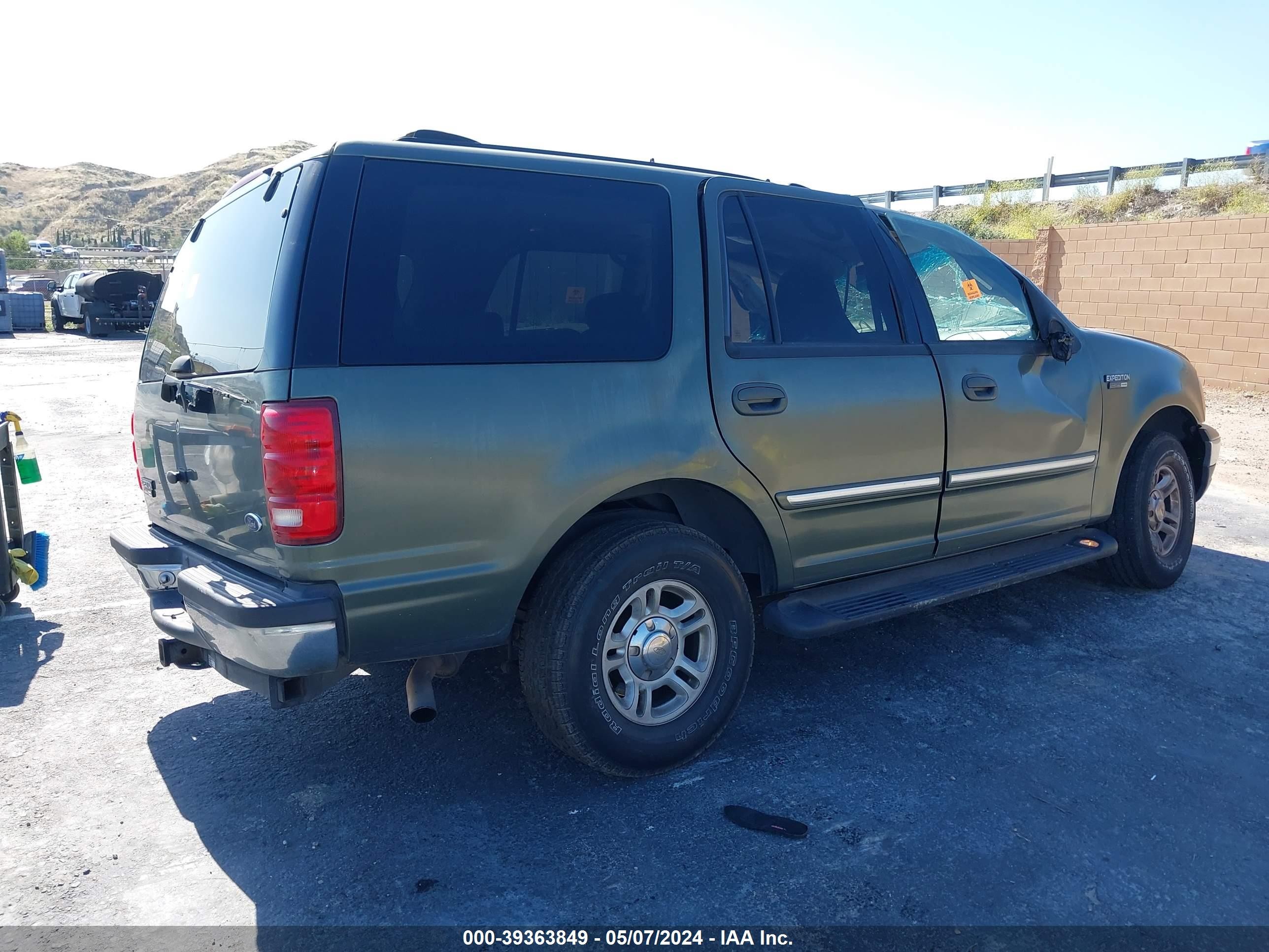 Photo 3 VIN: 1FMRU15L91LB81809 - FORD EXPEDITION 