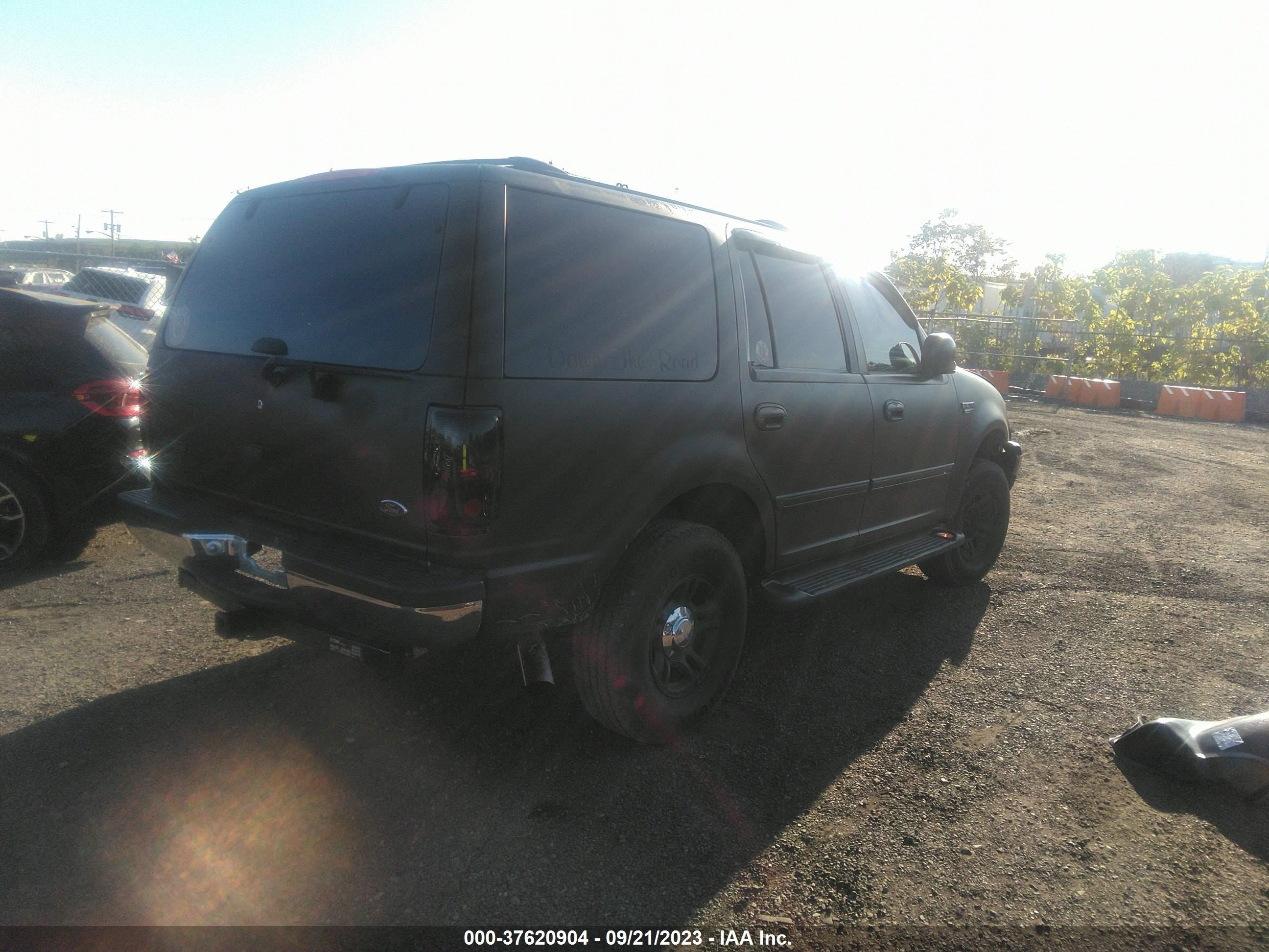 Photo 3 VIN: 1FMRU1660YLB30542 - FORD EXPEDITION 