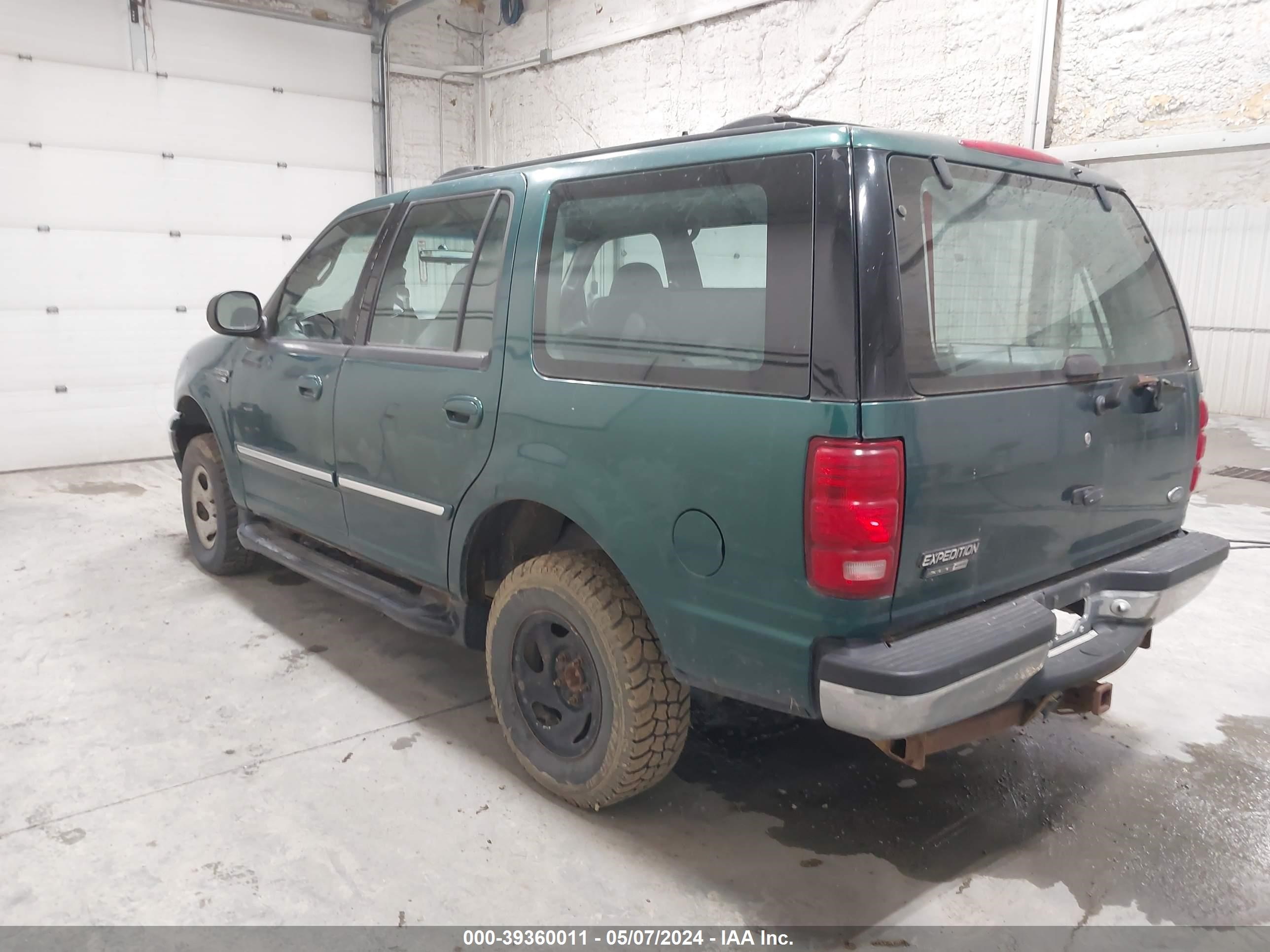 Photo 2 VIN: 1FMRU1664YLB25134 - FORD EXPEDITION 