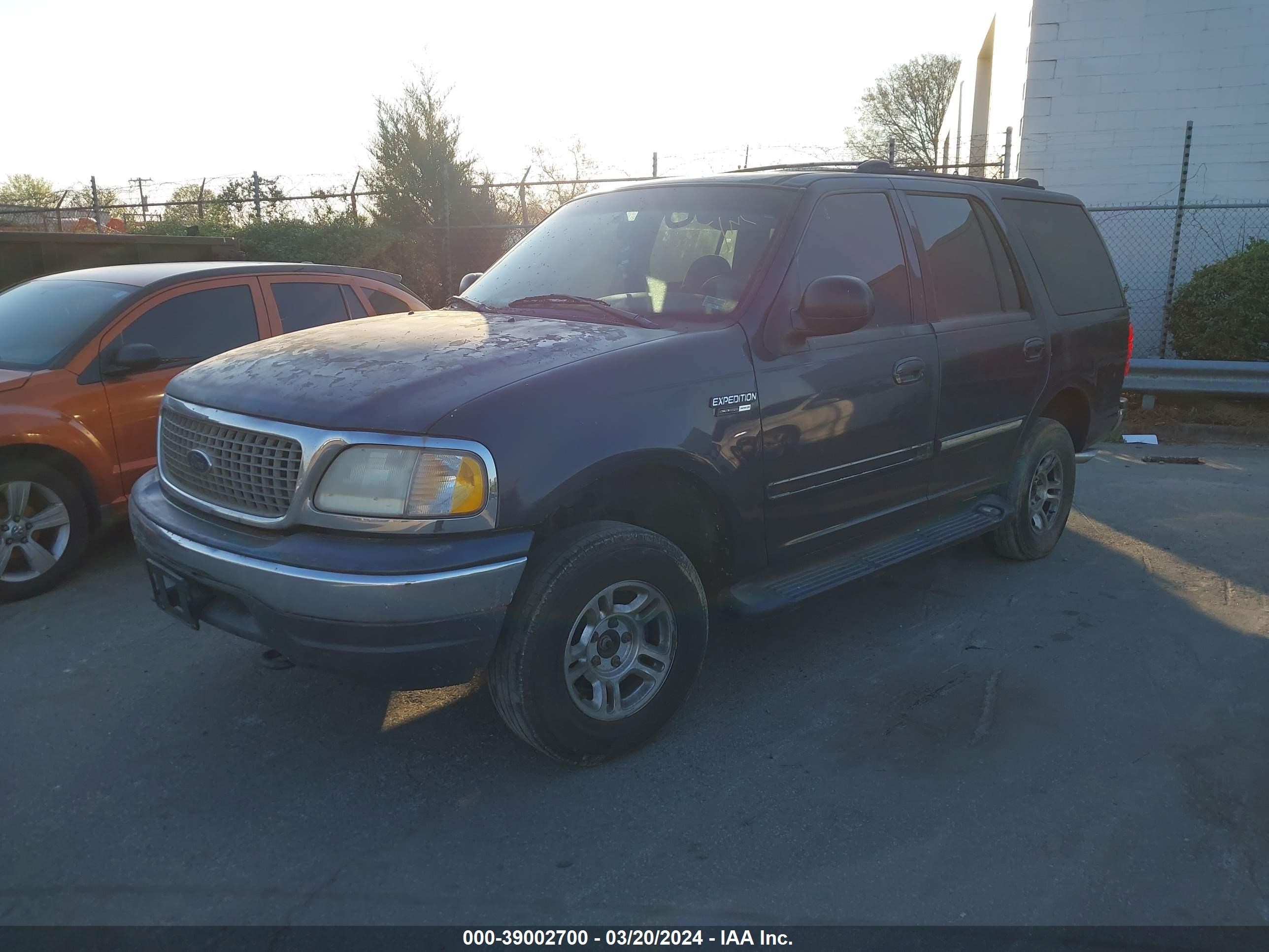 Photo 1 VIN: 1FMRU1667YLB26486 - FORD EXPEDITION 