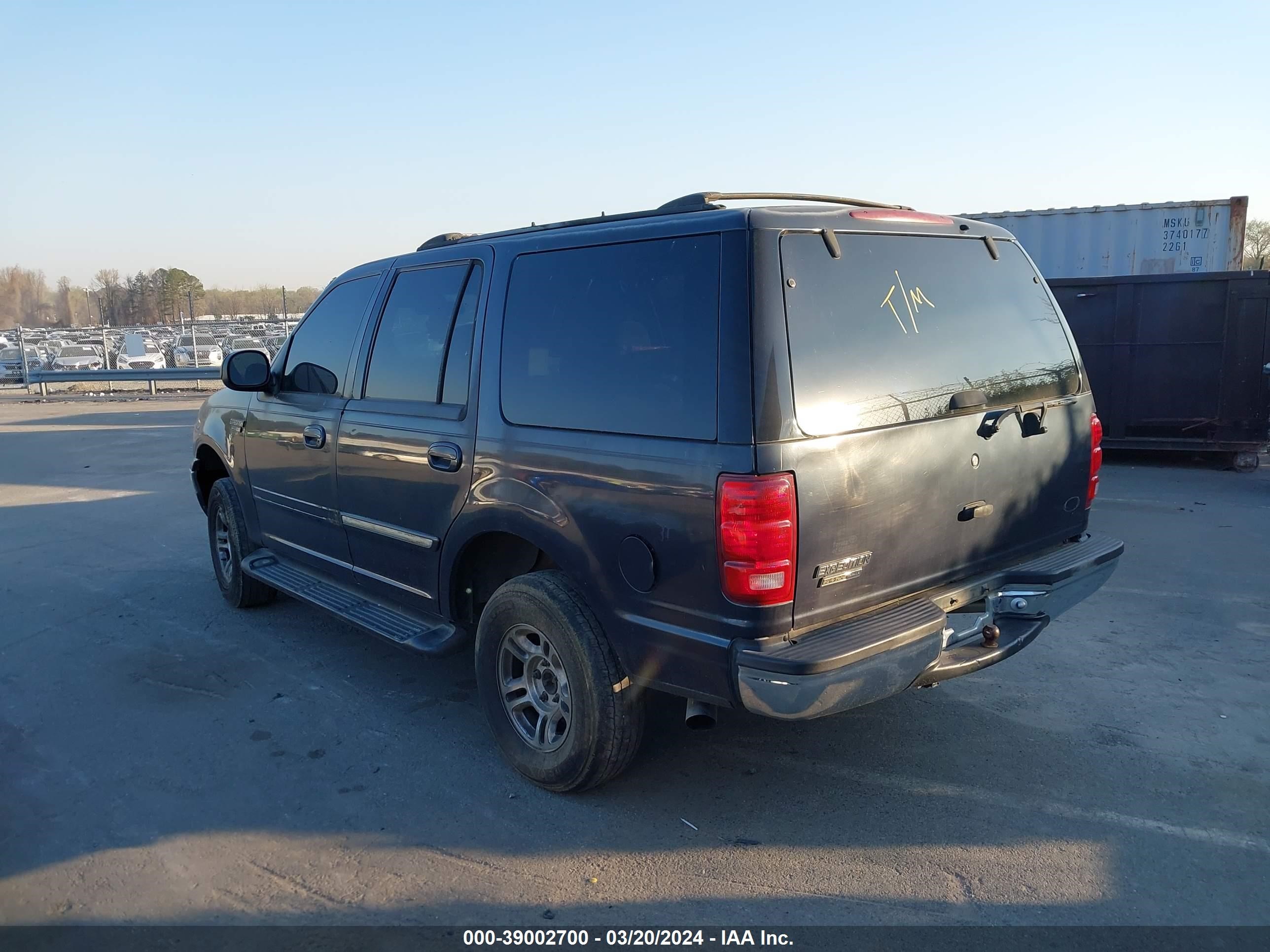 Photo 2 VIN: 1FMRU1667YLB26486 - FORD EXPEDITION 