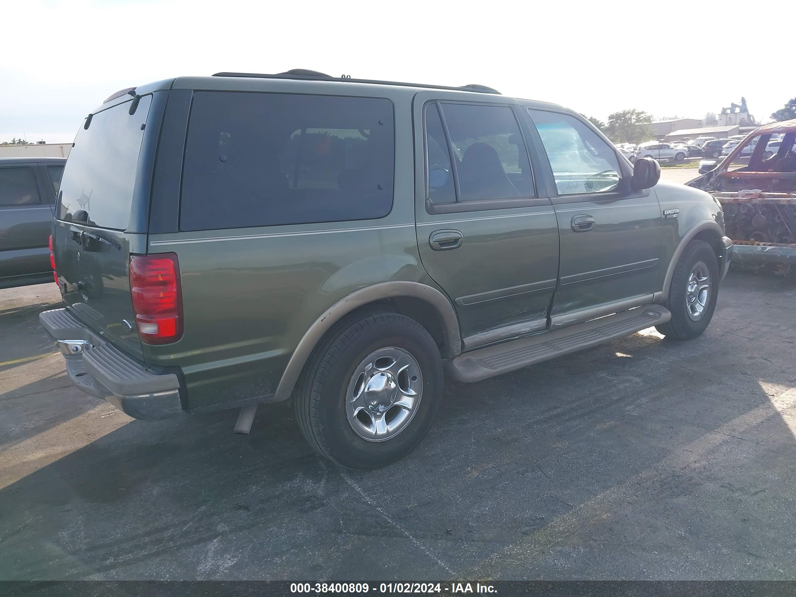 Photo 3 VIN: 1FMRU1763YLB12101 - FORD EXPEDITION 