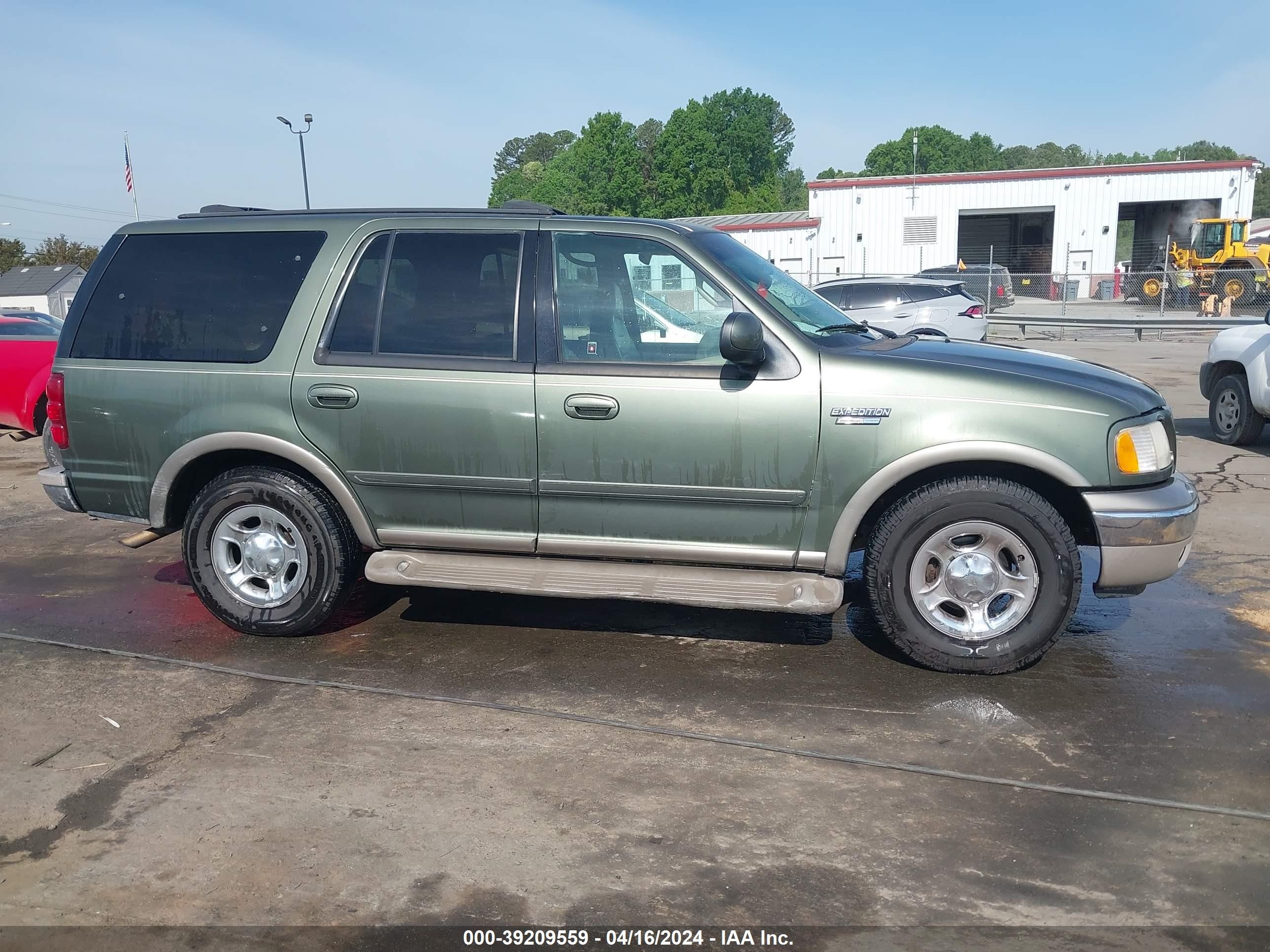 Photo 12 VIN: 1FMRU1763YLB75280 - FORD EXPEDITION 