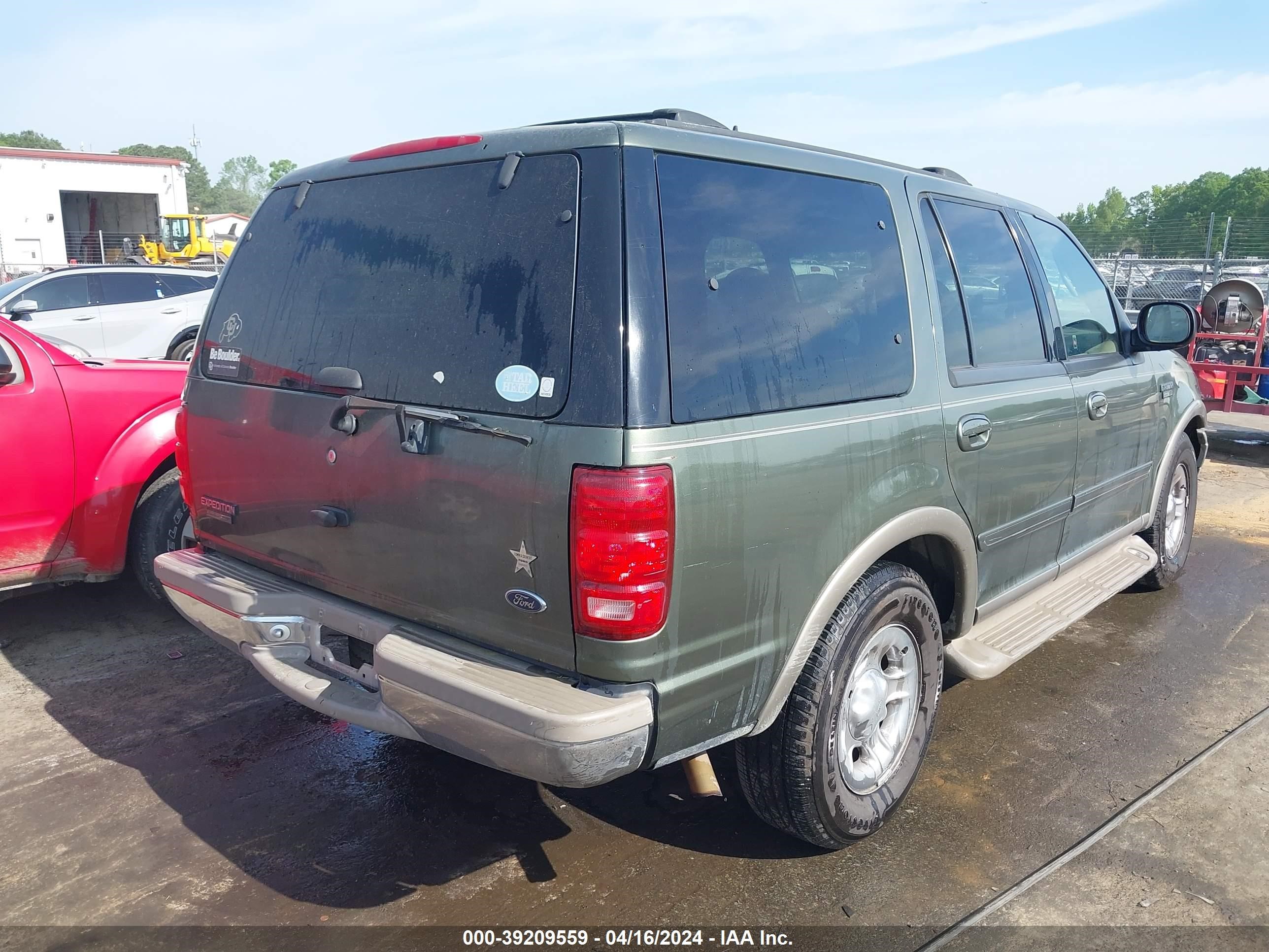 Photo 3 VIN: 1FMRU1763YLB75280 - FORD EXPEDITION 