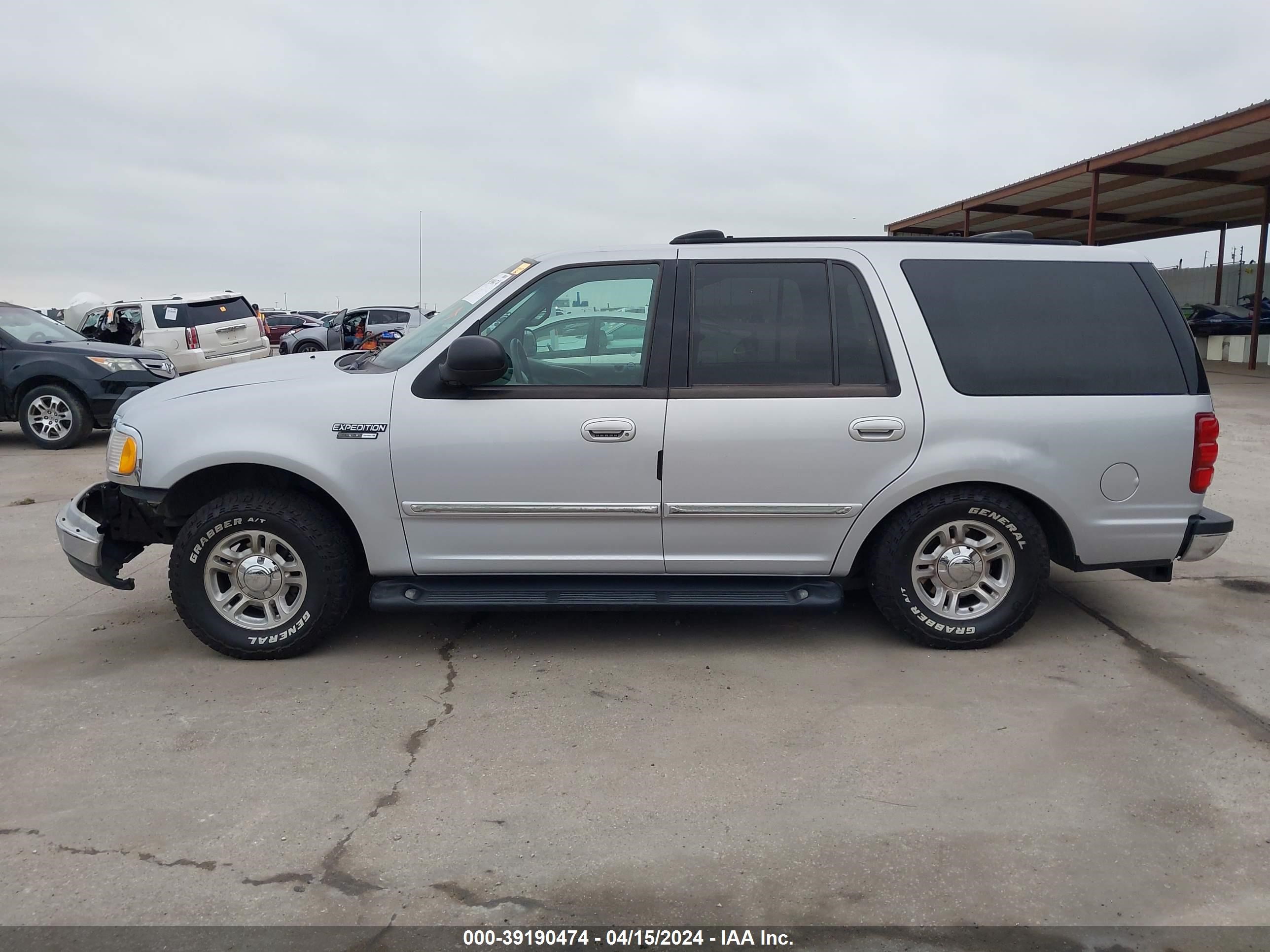 Photo 13 VIN: 1FMRU1767XLC15231 - FORD EXPEDITION 