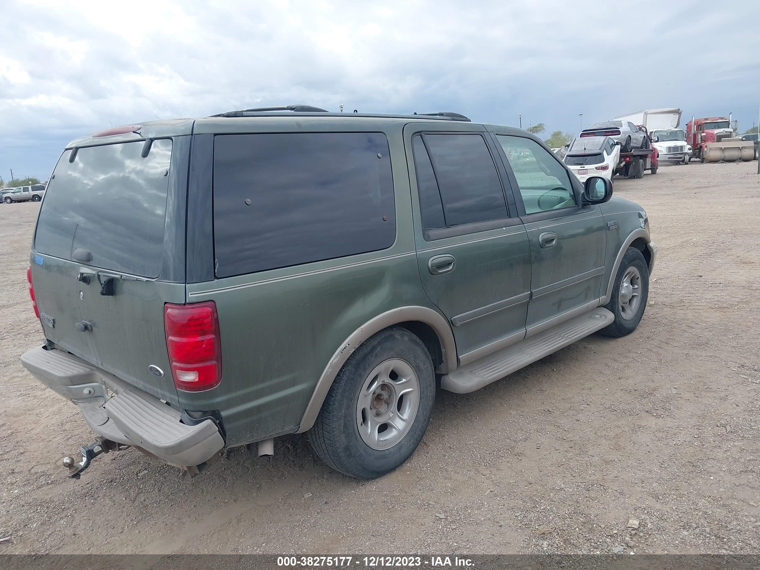 Photo 3 VIN: 1FMRU17L1YLA50462 - FORD EXPEDITION 