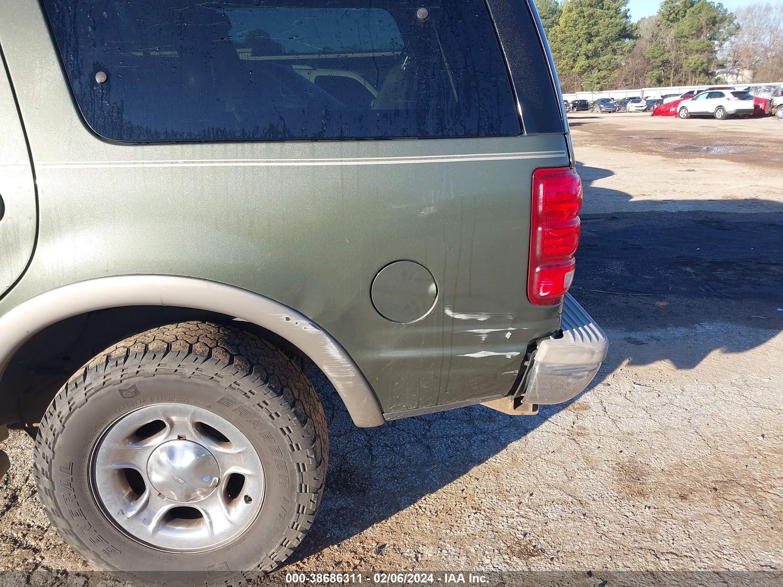 Photo 12 VIN: 1FMRU17L1YLB05721 - FORD EXPEDITION 