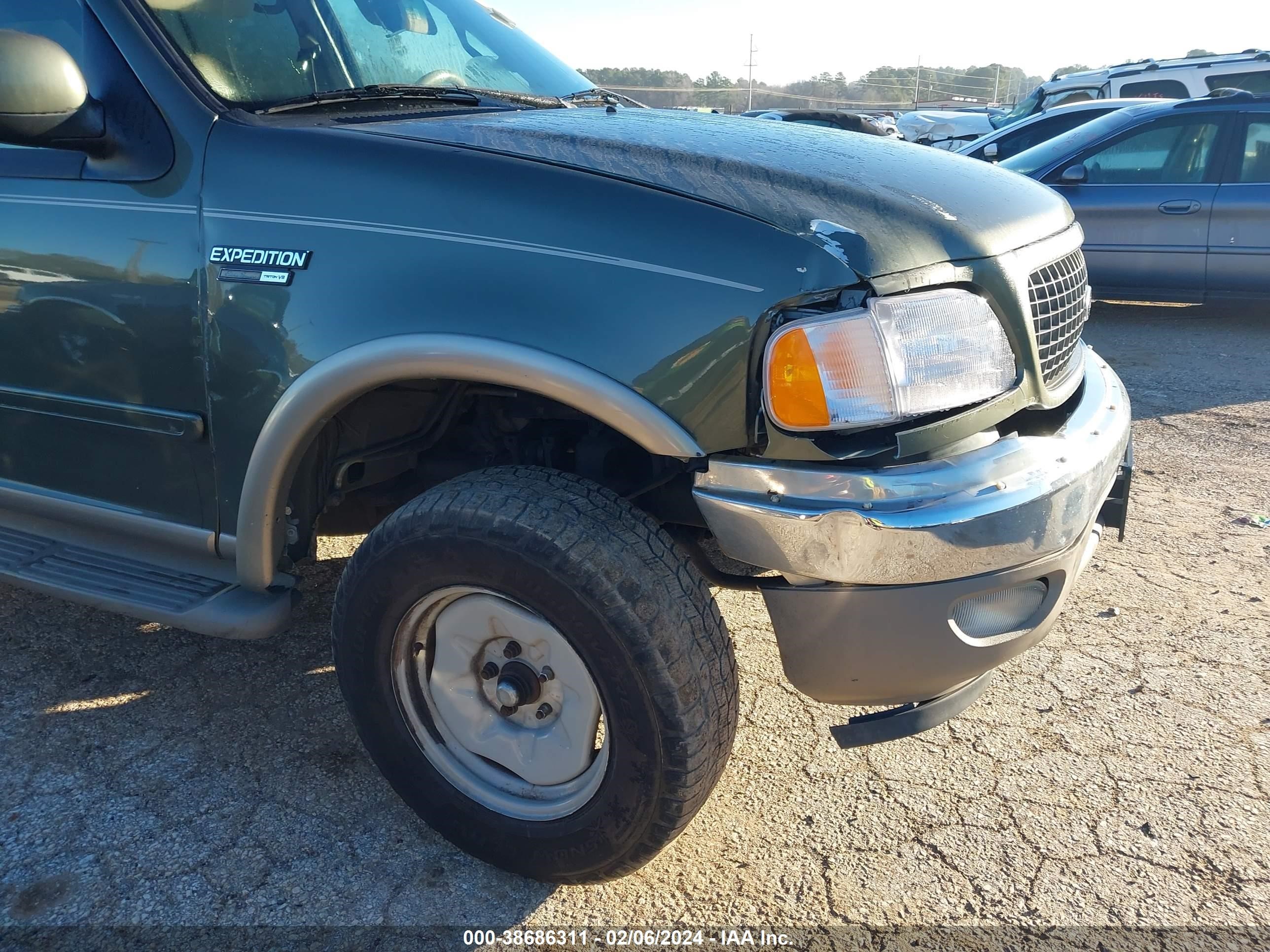 Photo 14 VIN: 1FMRU17L1YLB05721 - FORD EXPEDITION 