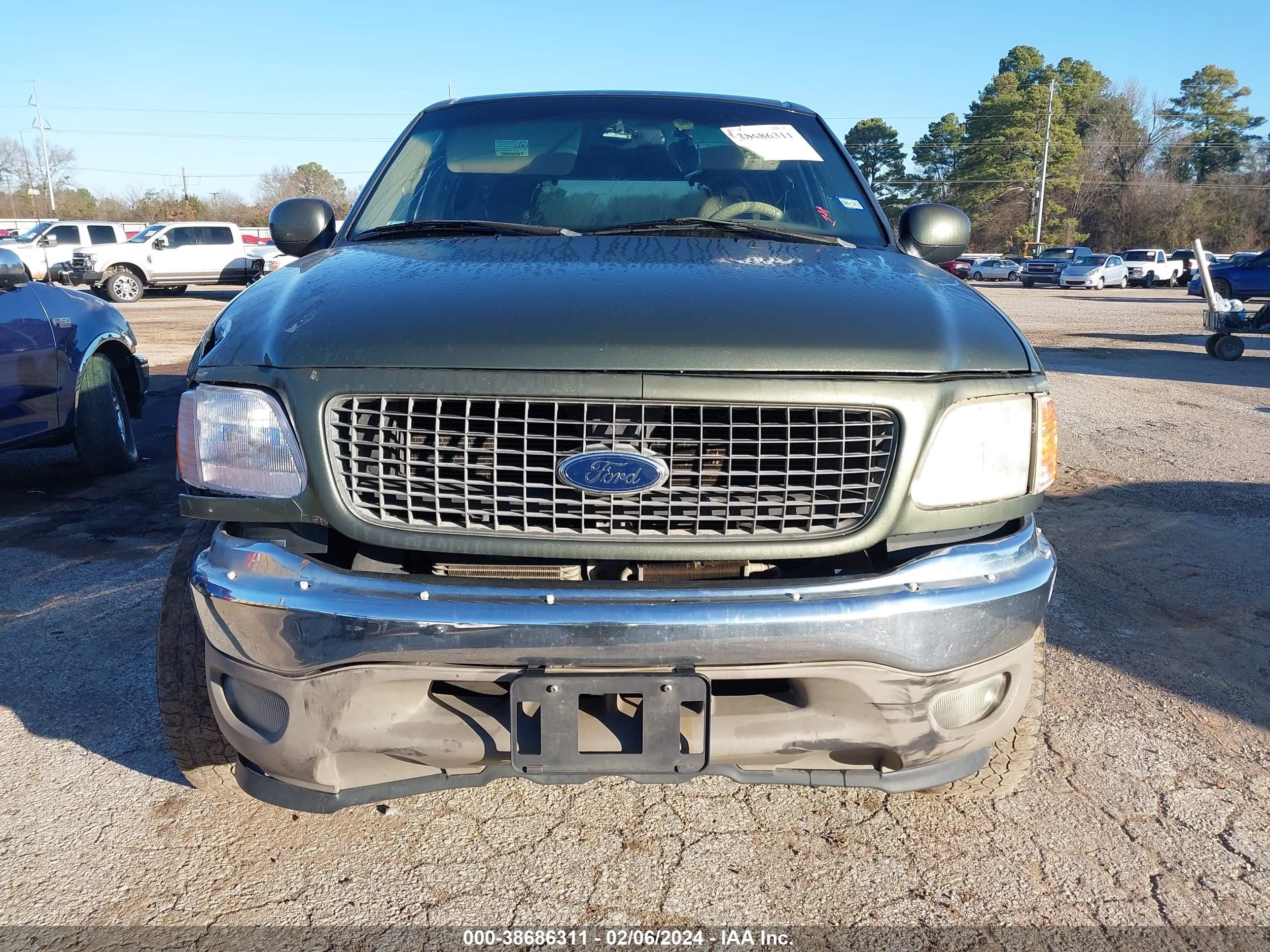 Photo 15 VIN: 1FMRU17L1YLB05721 - FORD EXPEDITION 