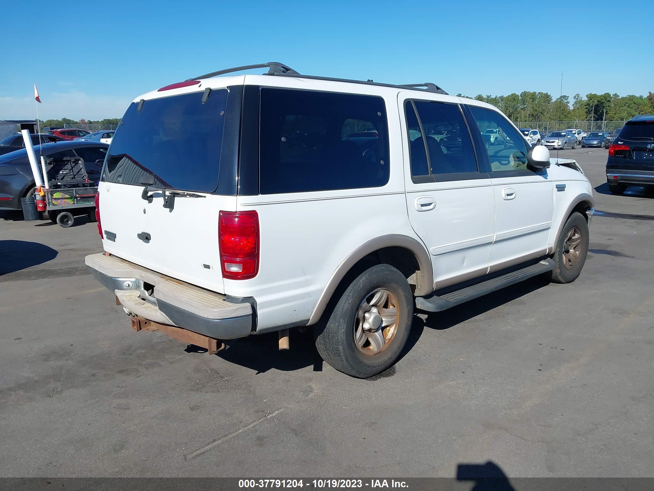 Photo 3 VIN: 1FMRU17L3WLA94234 - FORD EXPEDITION 