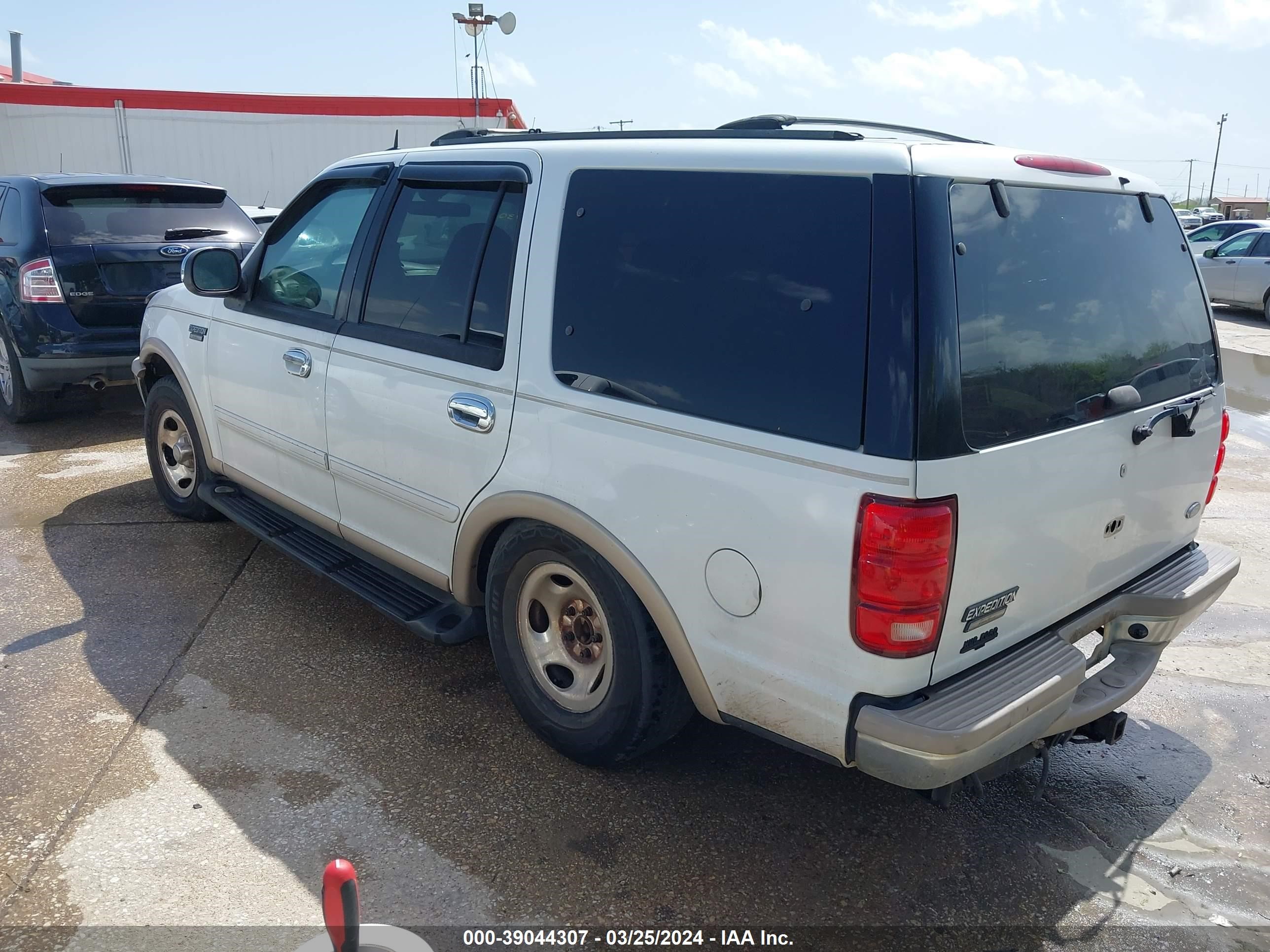 Photo 2 VIN: 1FMRU17L8WLB82731 - FORD EXPEDITION 