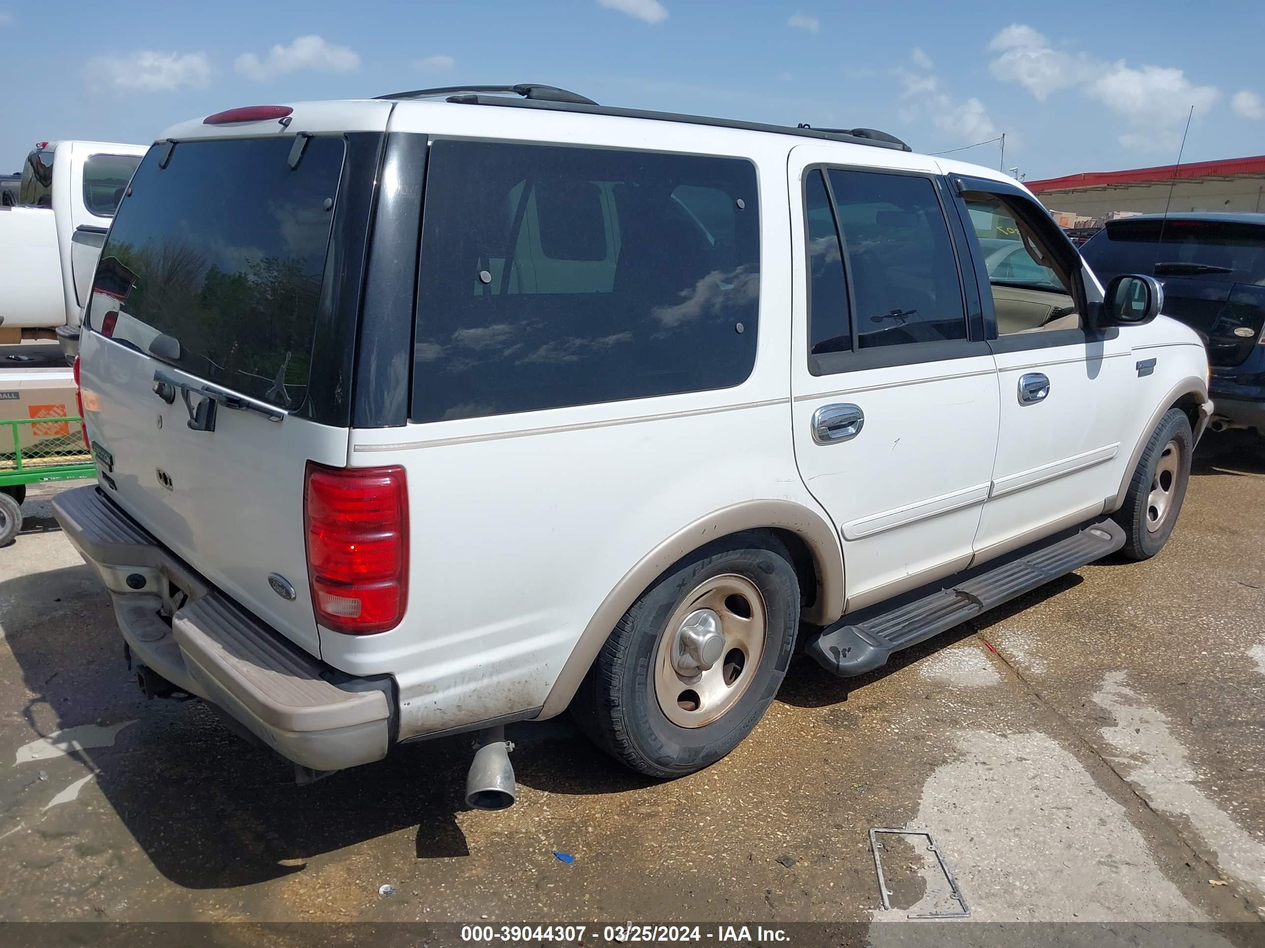 Photo 3 VIN: 1FMRU17L8WLB82731 - FORD EXPEDITION 