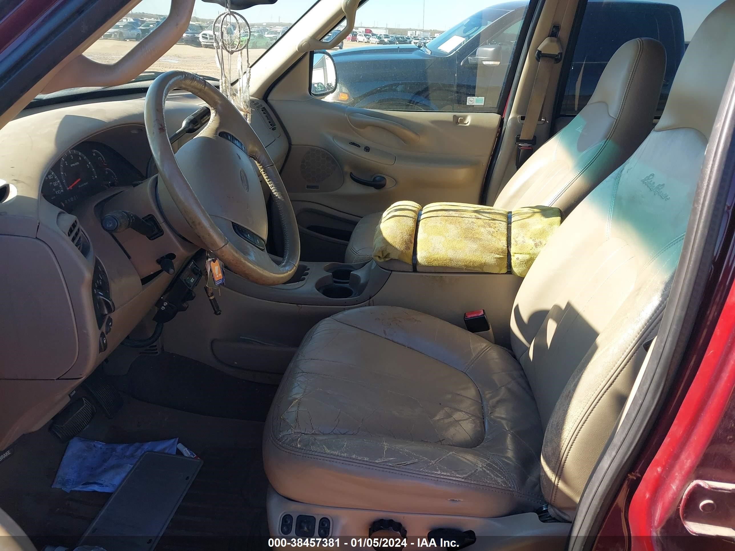 Photo 4 VIN: 1FMRU17W81LA53486 - FORD EXPEDITION 