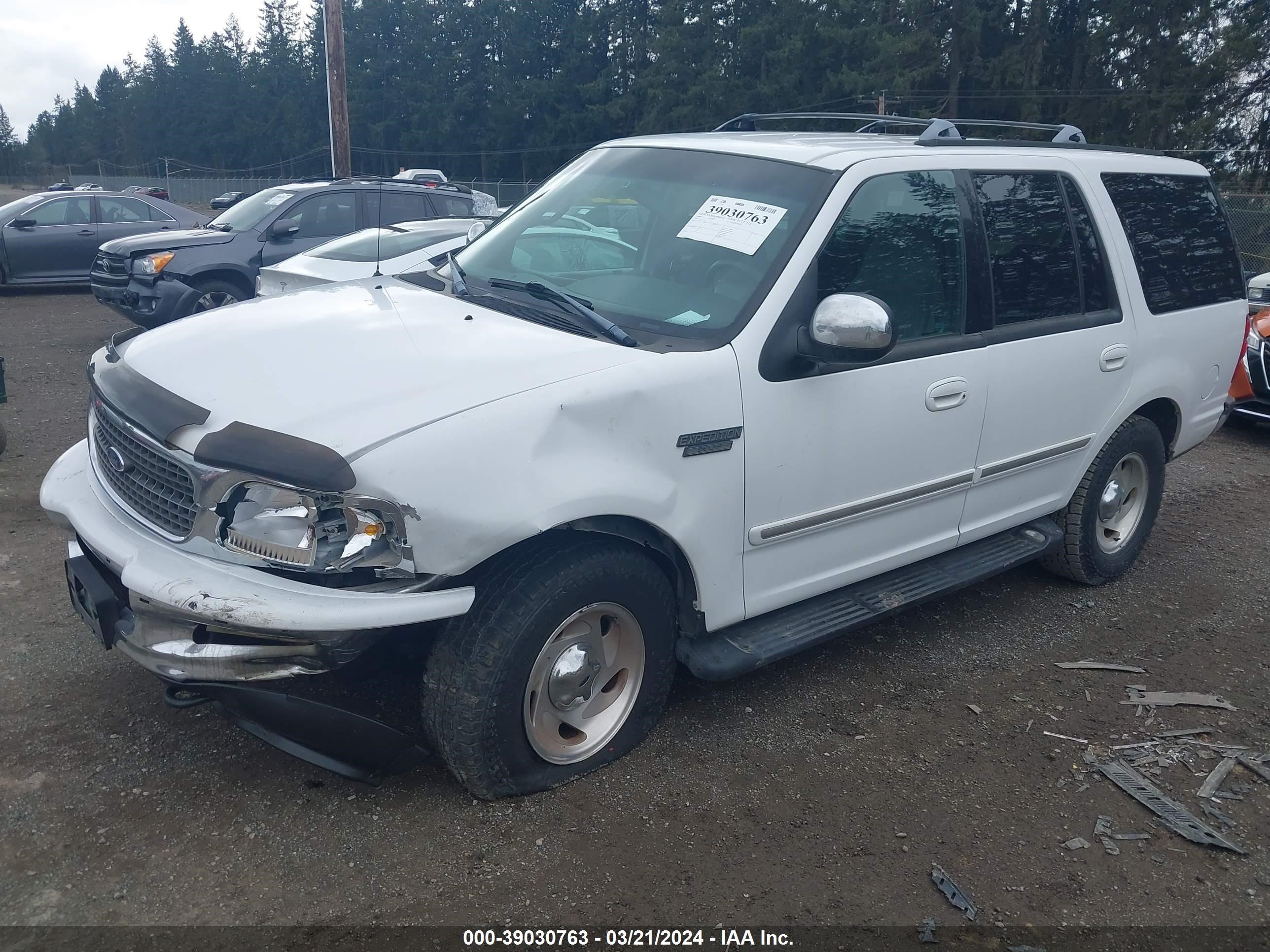 Photo 1 VIN: 1FMRU18W6WLB17742 - FORD EXPEDITION 