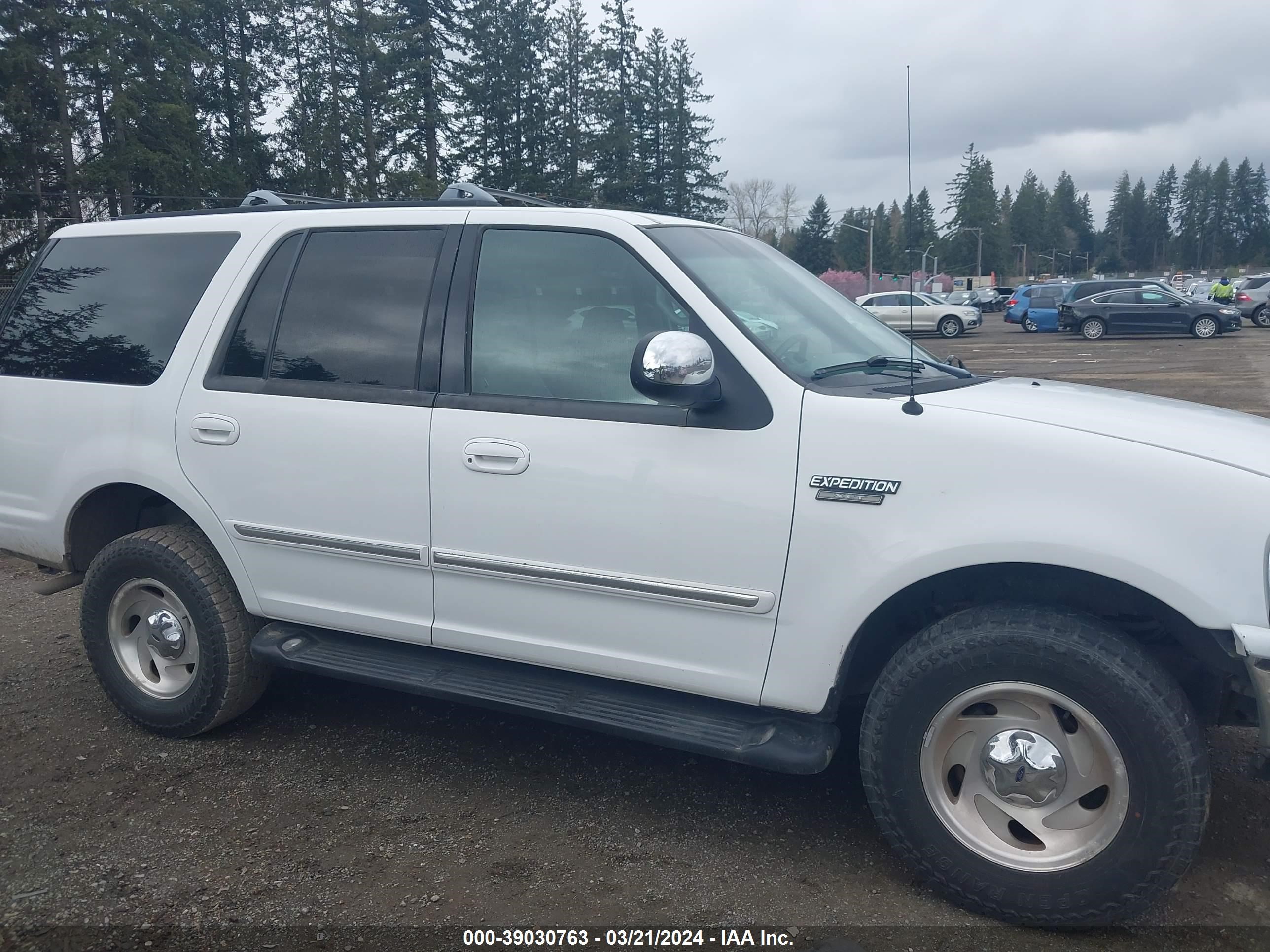 Photo 12 VIN: 1FMRU18W6WLB17742 - FORD EXPEDITION 