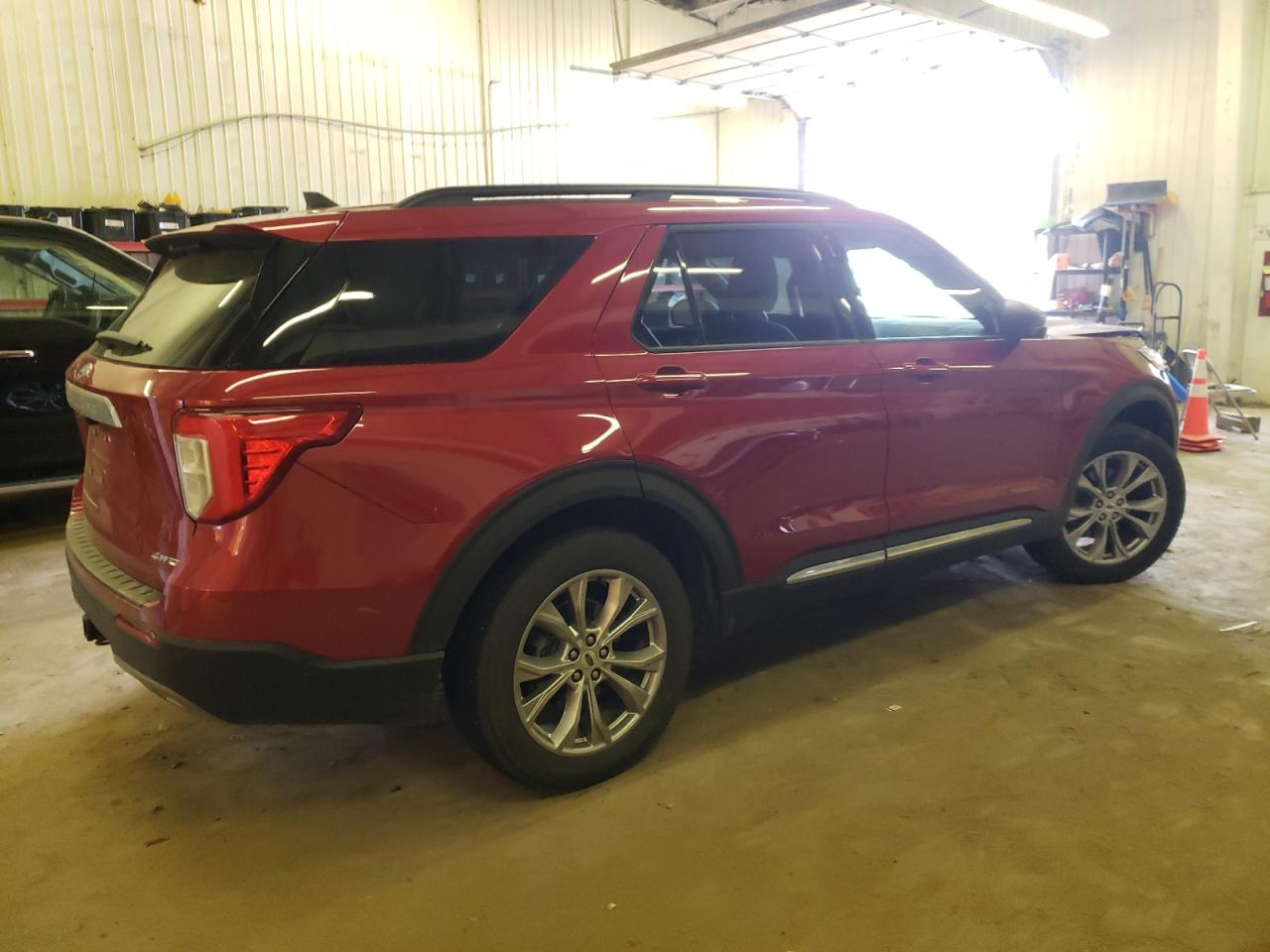 Photo 2 VIN: 1FMSK8DH2NGC08358 - FORD EXPLORER 