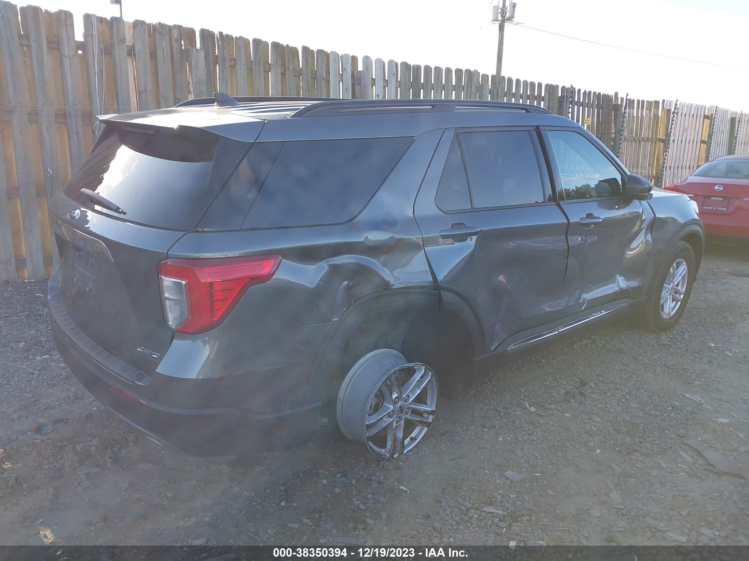 Photo 3 VIN: 1FMSK8DHXNGC00380 - FORD EXPLORER 