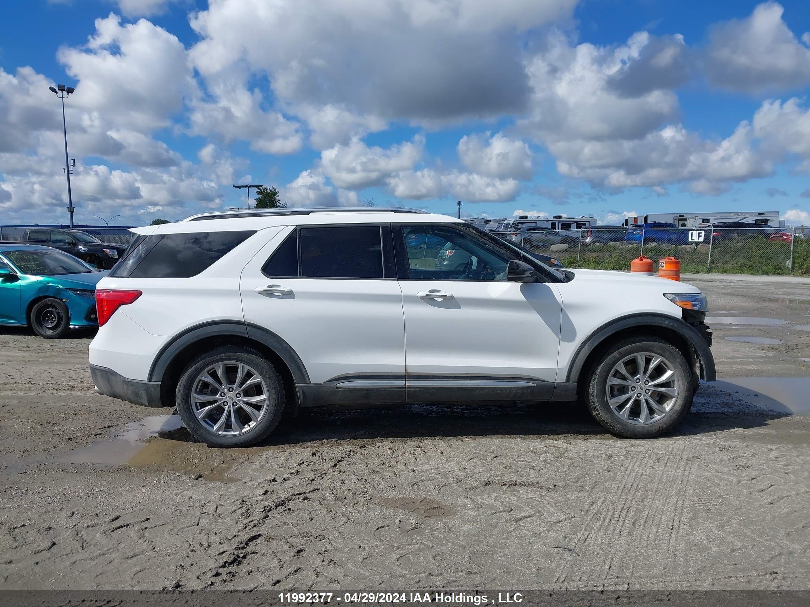 Photo 13 VIN: 1FMSK8FHXNGB16380 - FORD EXPLORER 