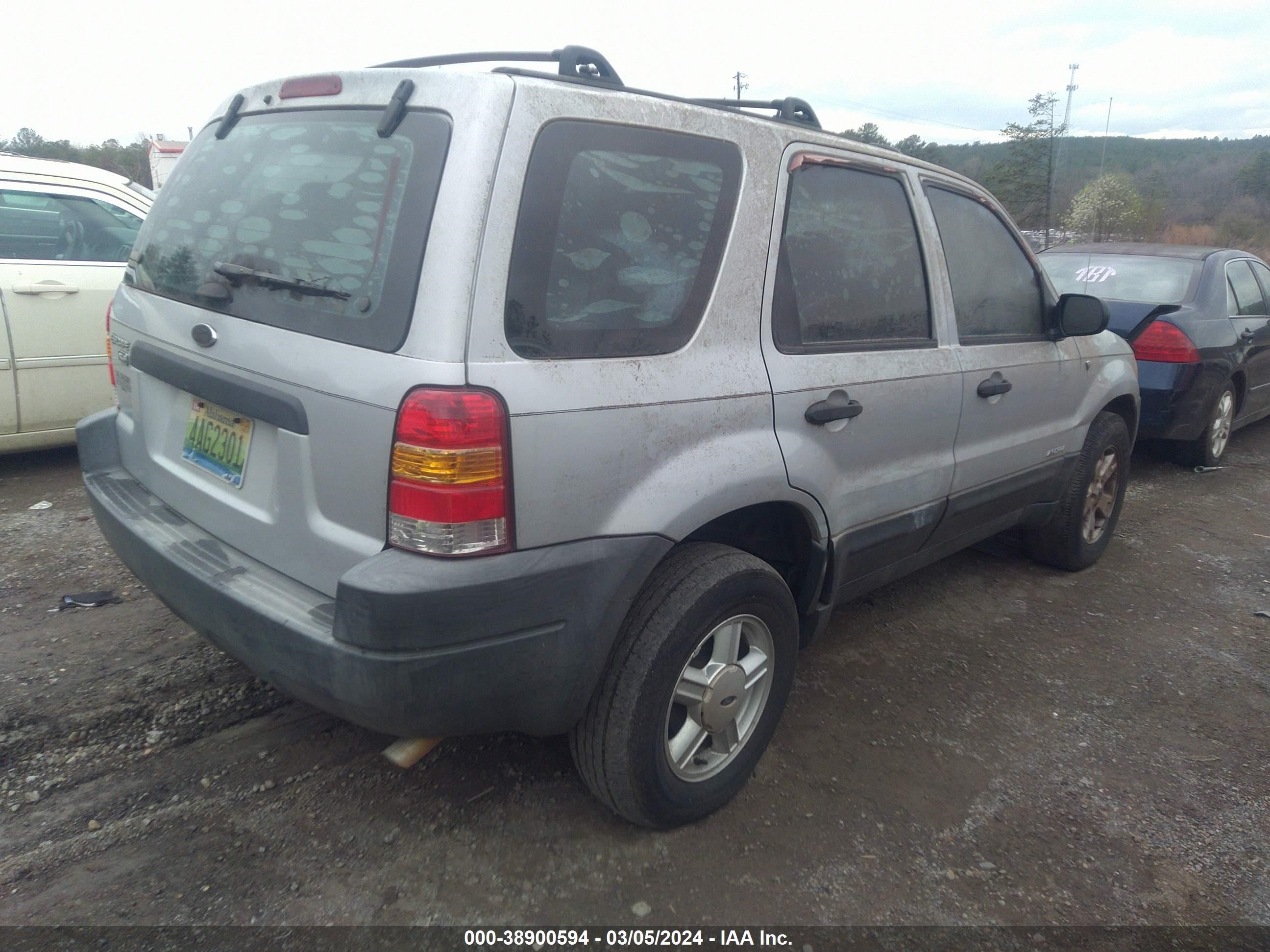 Photo 3 VIN: 1FMYU011X2KB01080 - FORD ESCAPE 