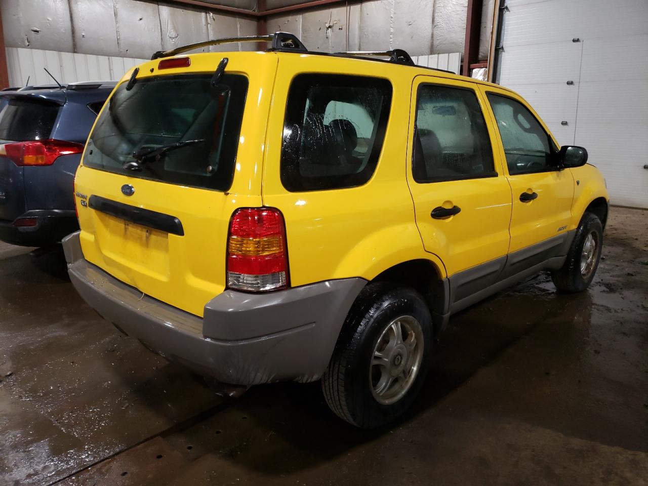 Photo 2 VIN: 1FMYU02132KA08240 - FORD ESCAPE 