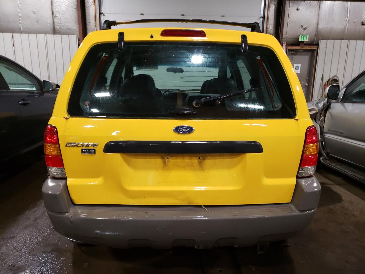 Photo 5 VIN: 1FMYU02132KA08240 - FORD ESCAPE 