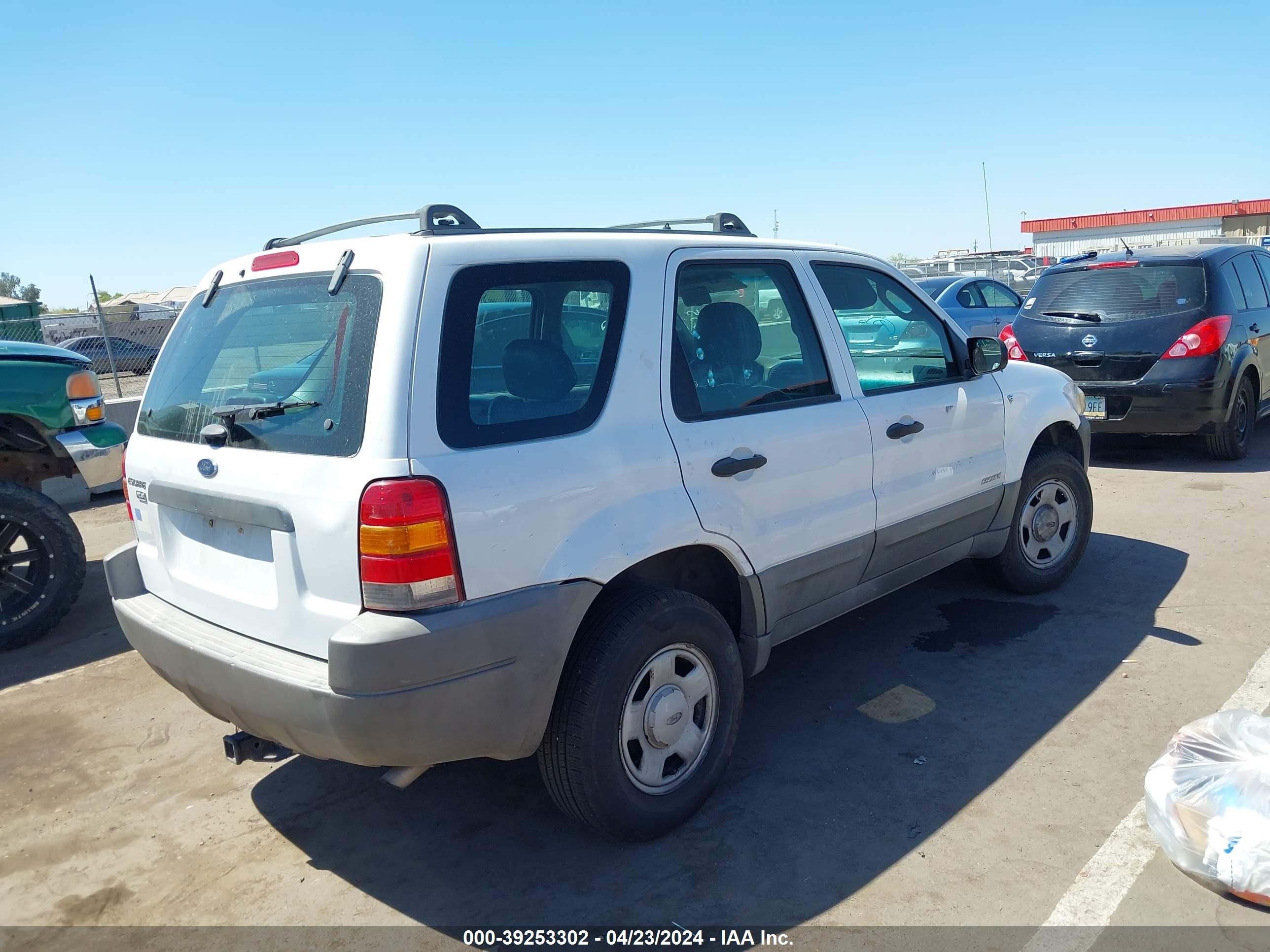 Photo 3 VIN: 1FMYU02172KC21255 - FORD ESCAPE 