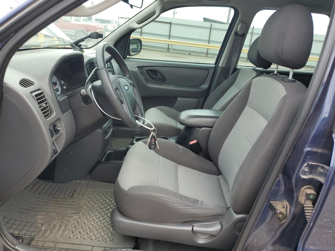 Photo 6 VIN: 1FMYU02173KE21649 - FORD ESCAPE 