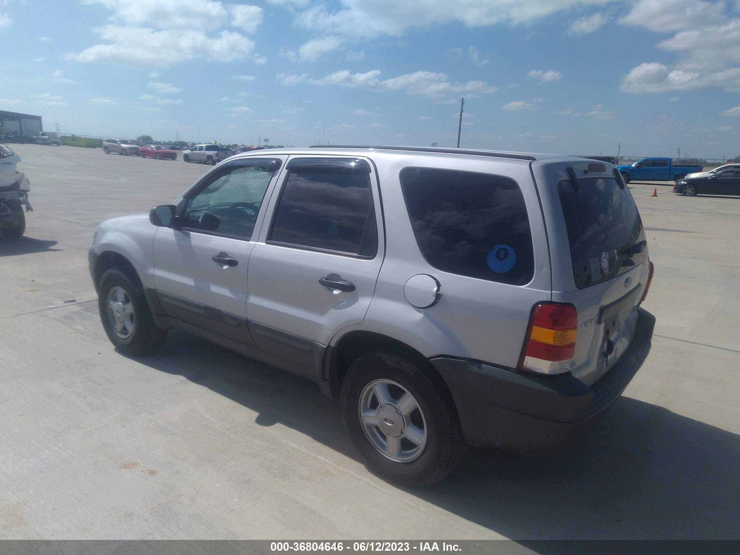 Photo 2 VIN: 1FMYU02174KB24561 - FORD ESCAPE 