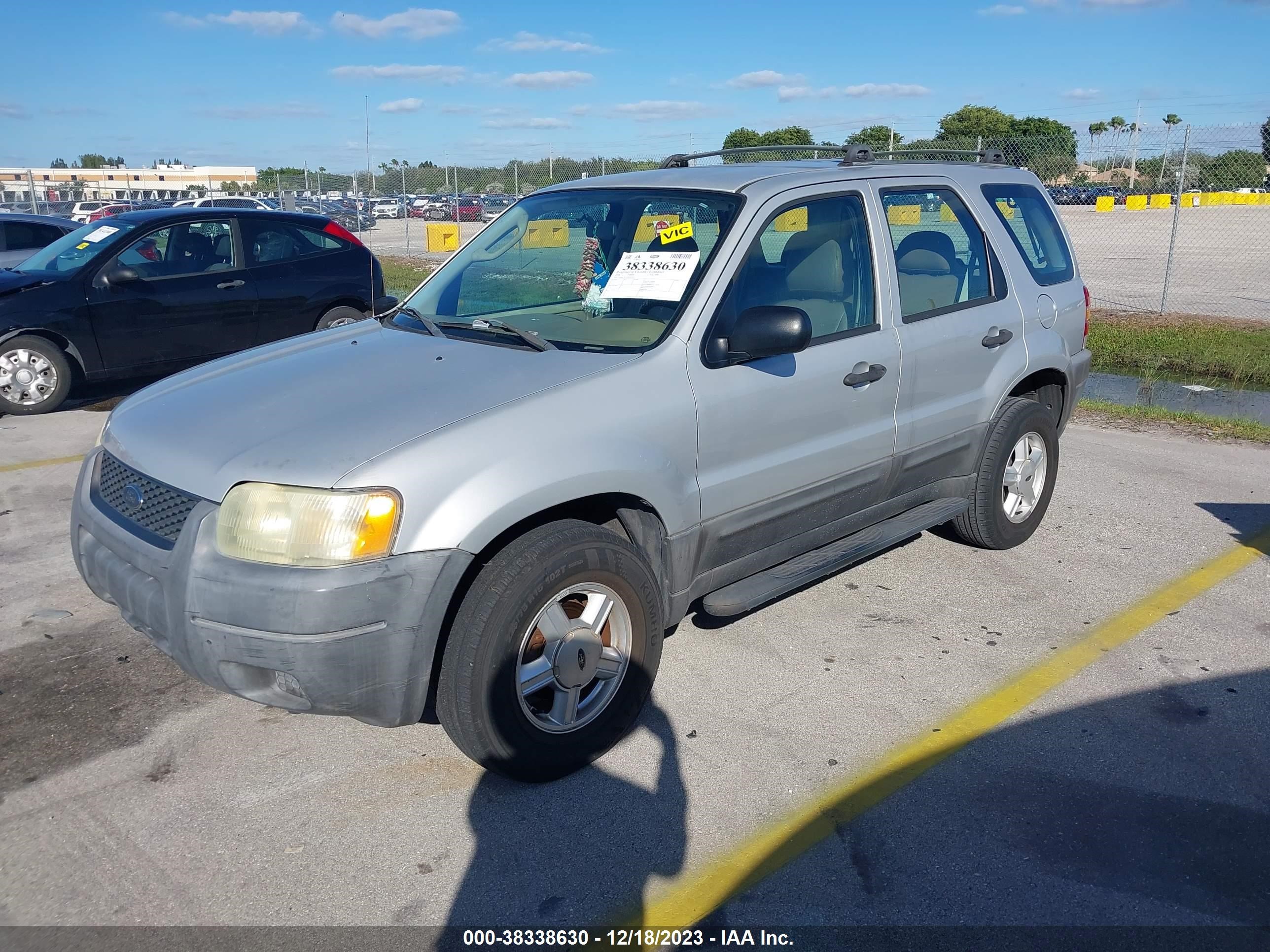 Photo 1 VIN: 1FMYU02194KB65421 - FORD ESCAPE 