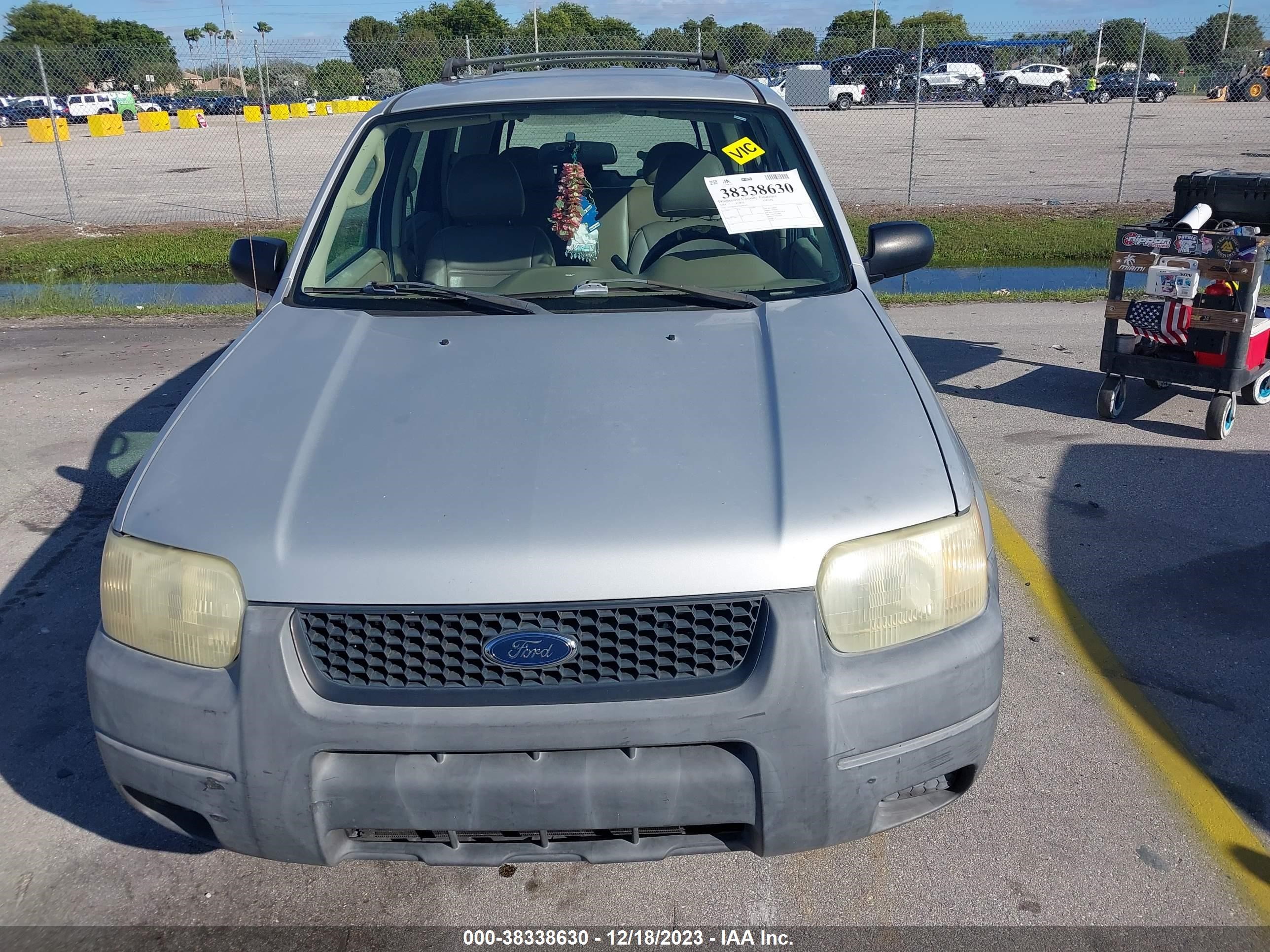 Photo 11 VIN: 1FMYU02194KB65421 - FORD ESCAPE 