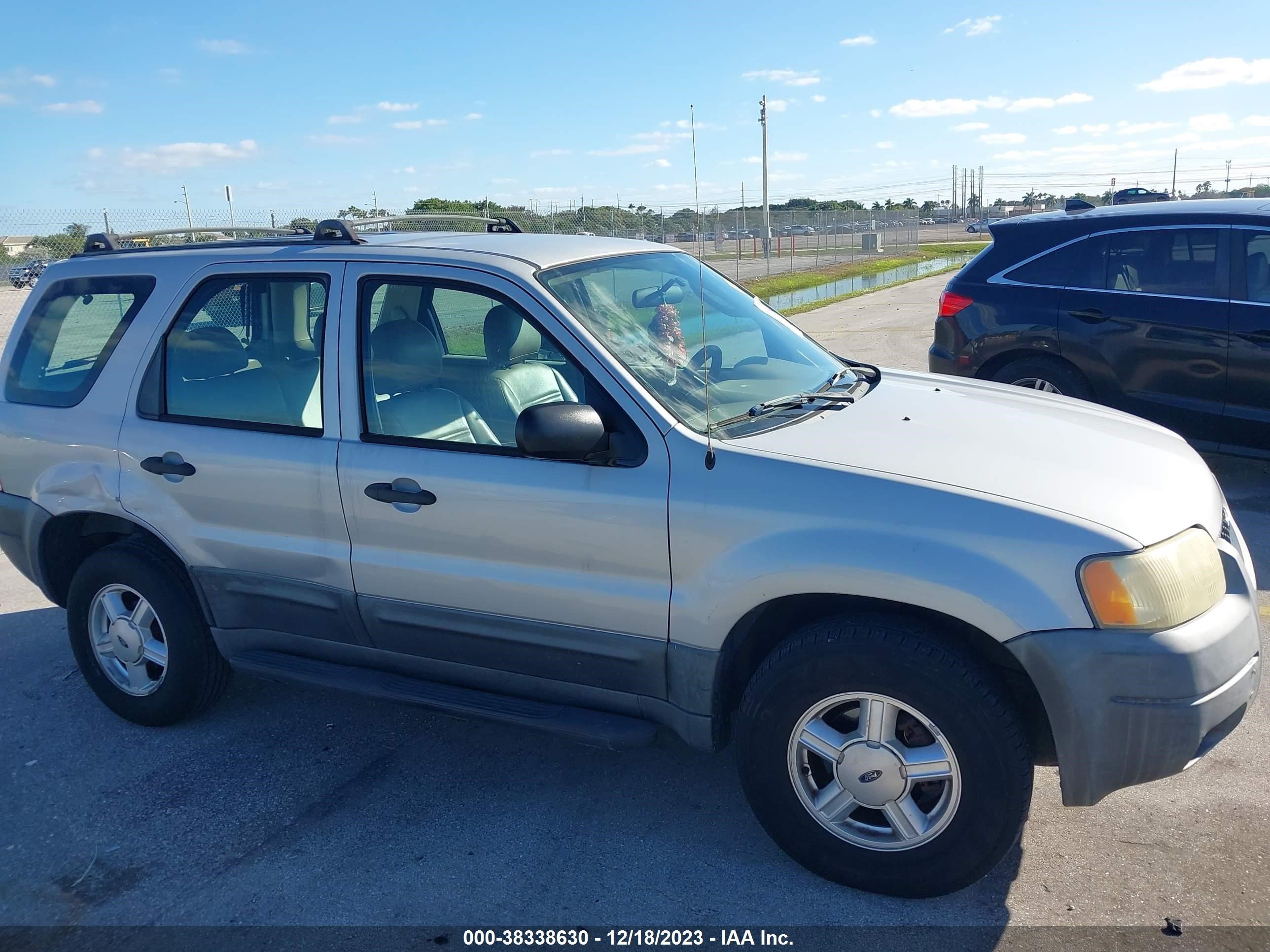 Photo 12 VIN: 1FMYU02194KB65421 - FORD ESCAPE 