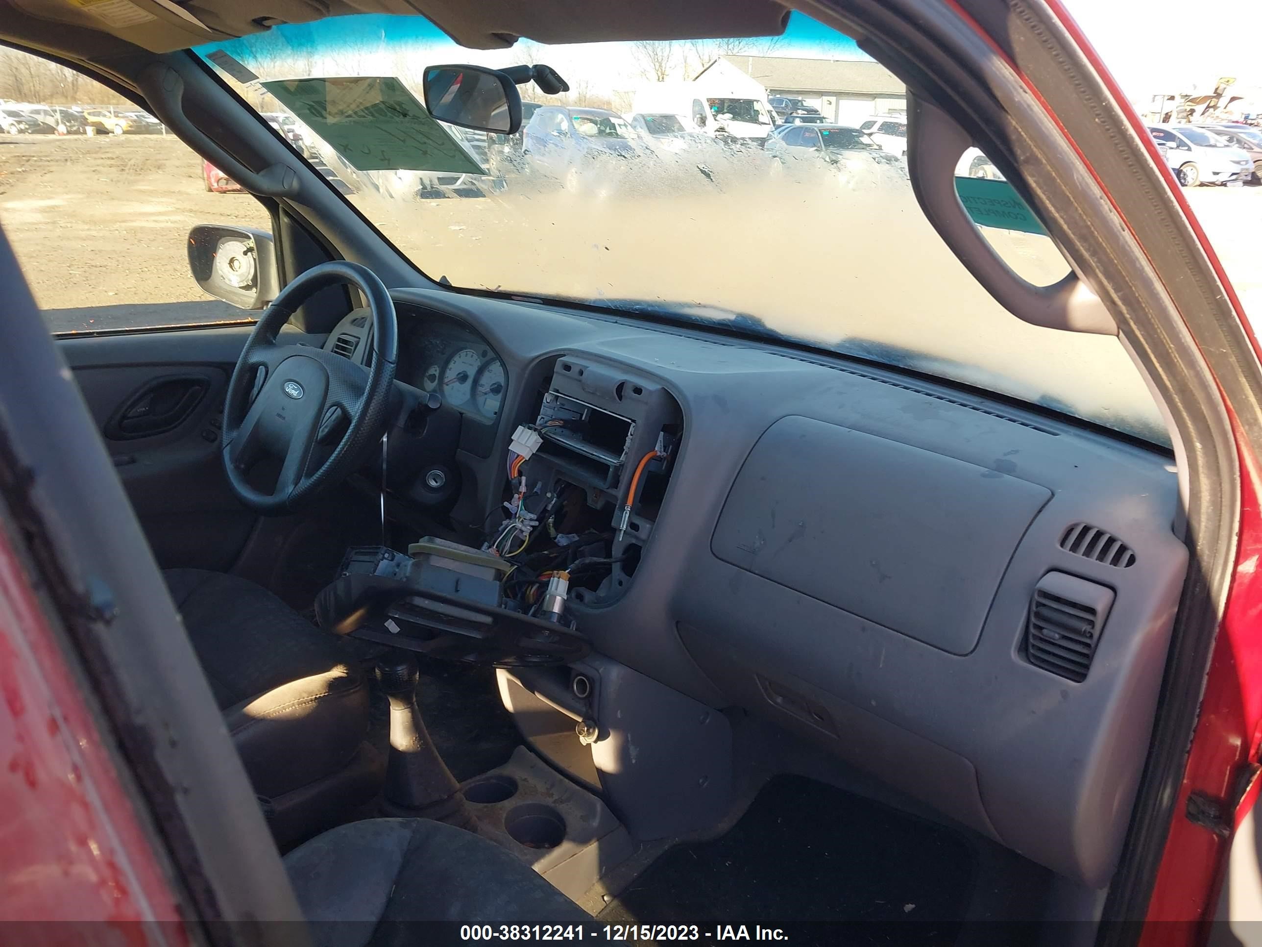 Photo 4 VIN: 1FMYU02B41KC23357 - FORD ESCAPE 