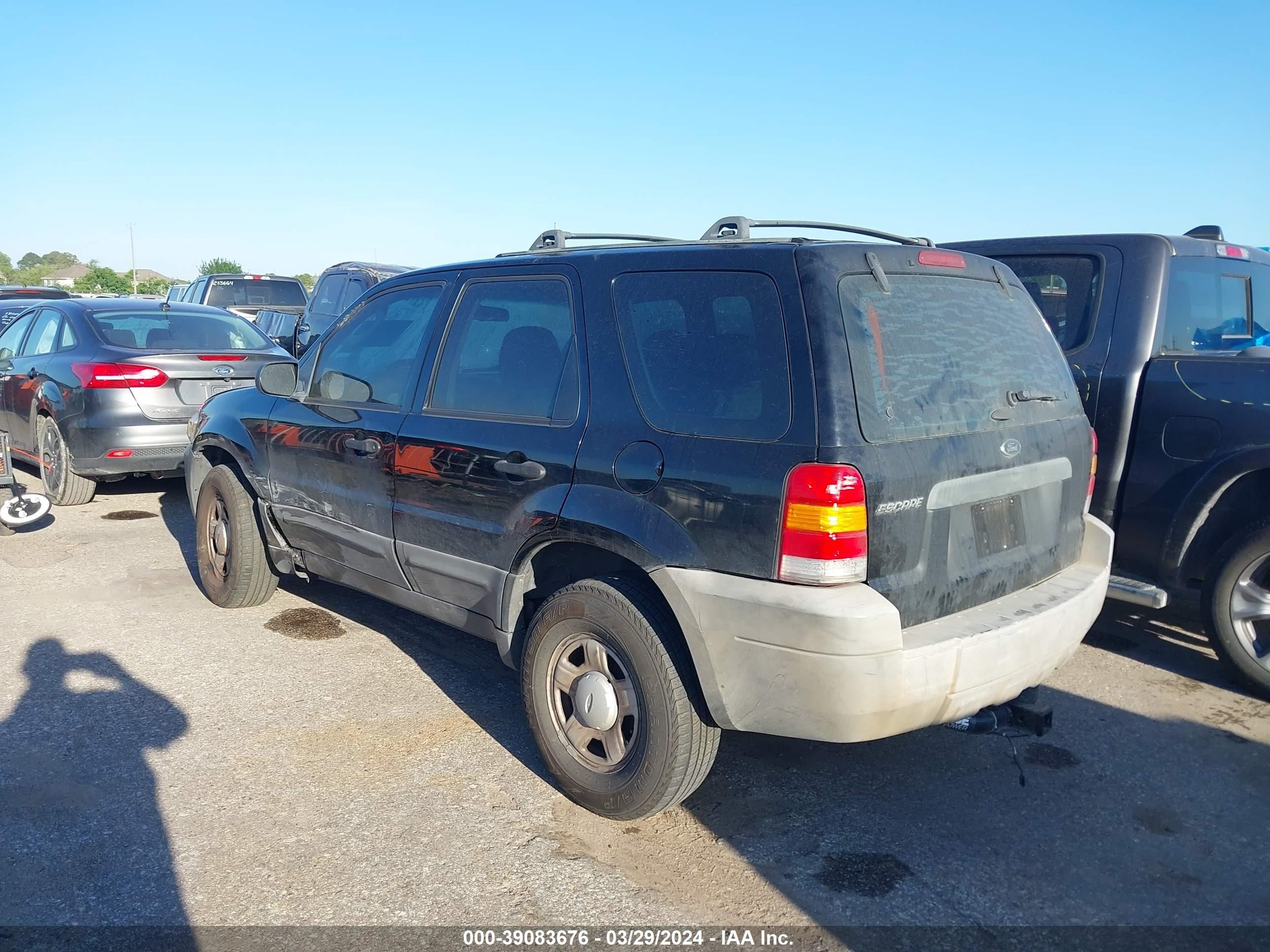 Photo 2 VIN: 1FMYU02Z05KC28624 - FORD ESCAPE 