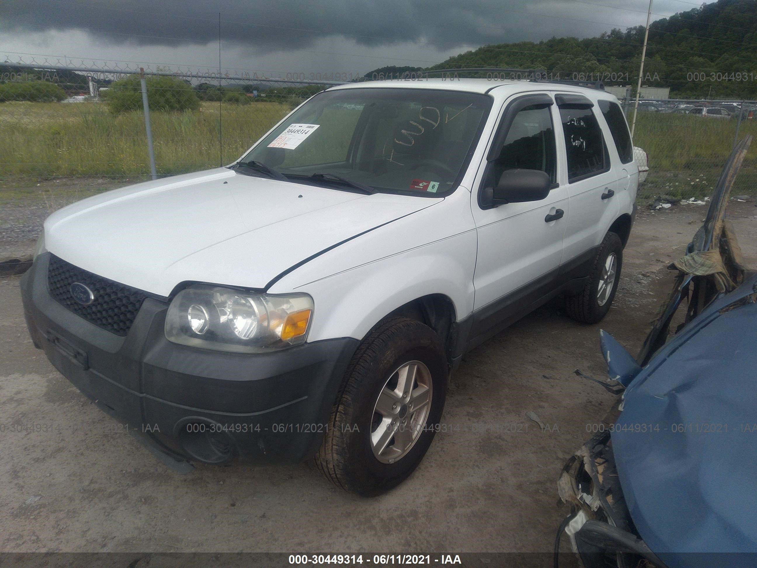 Photo 1 VIN: 1FMYU02Z06KA42339 - FORD ESCAPE 