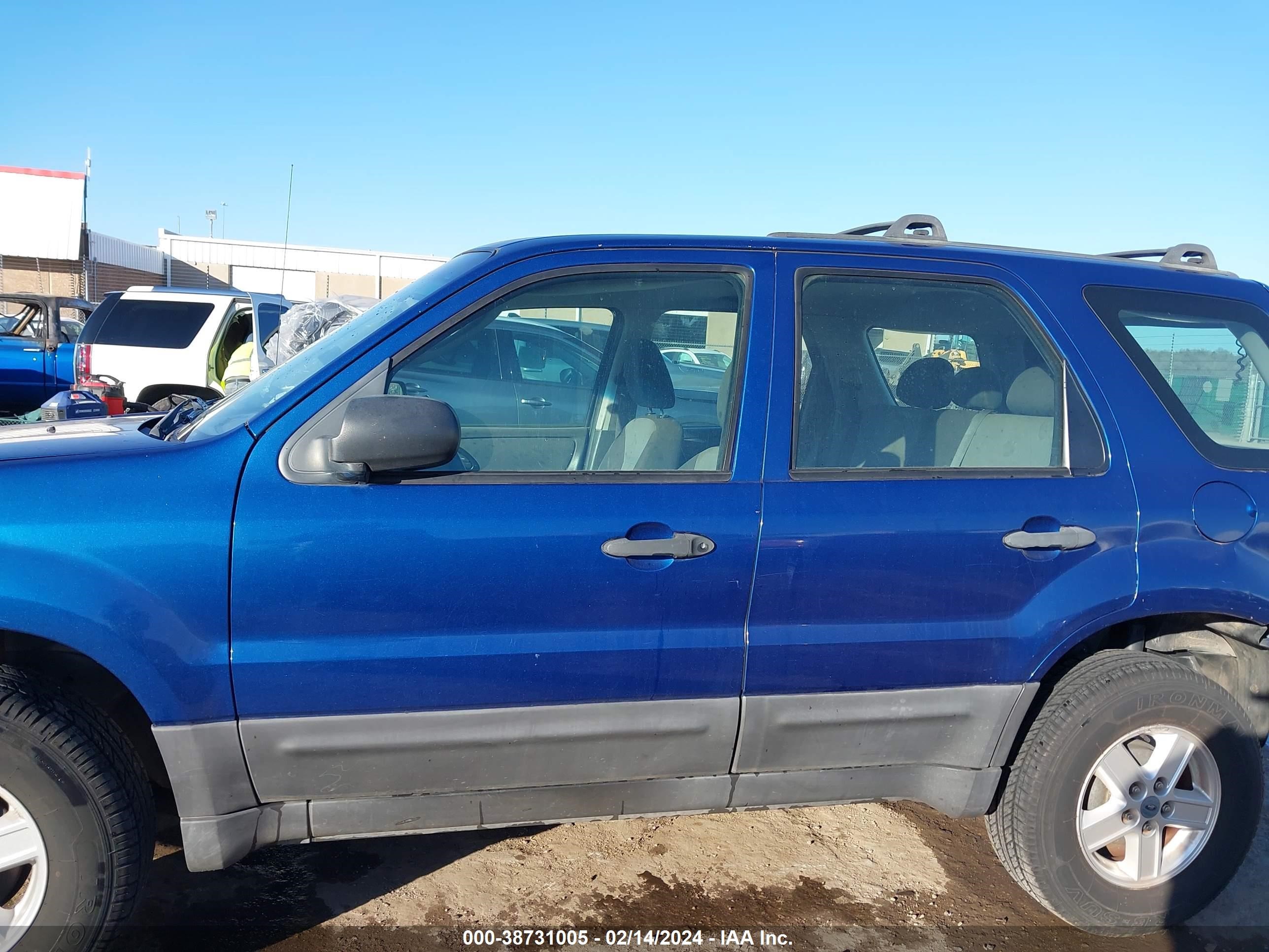 Photo 13 VIN: 1FMYU02Z47KB59536 - FORD ESCAPE 