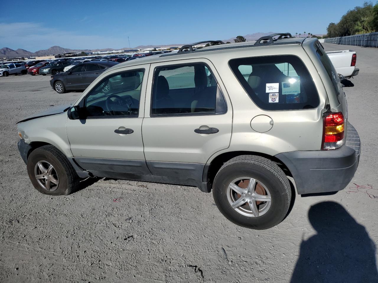 Photo 1 VIN: 1FMYU02Z55KB06700 - FORD ESCAPE 