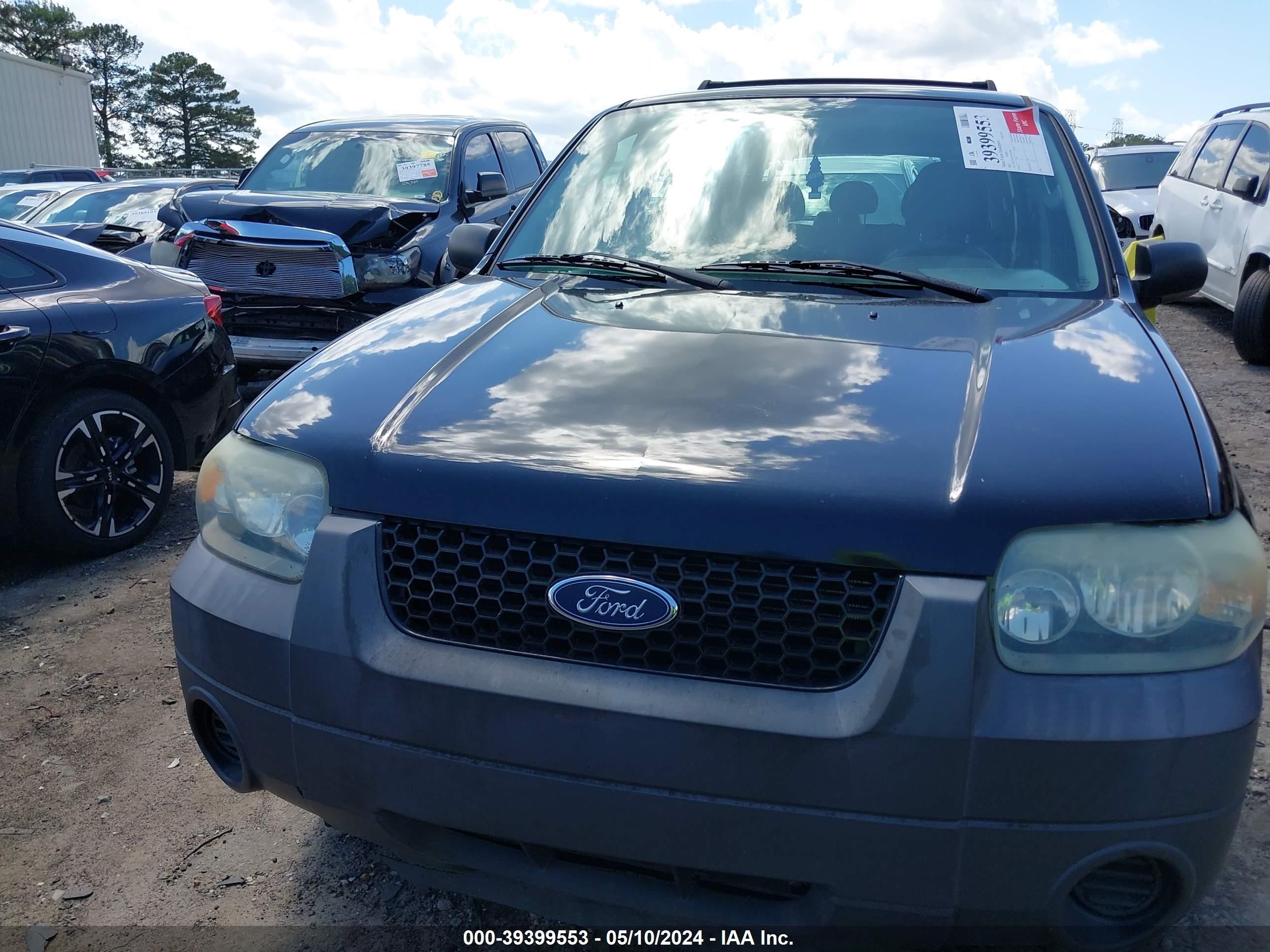 Photo 10 VIN: 1FMYU02Z57KA51488 - FORD ESCAPE 