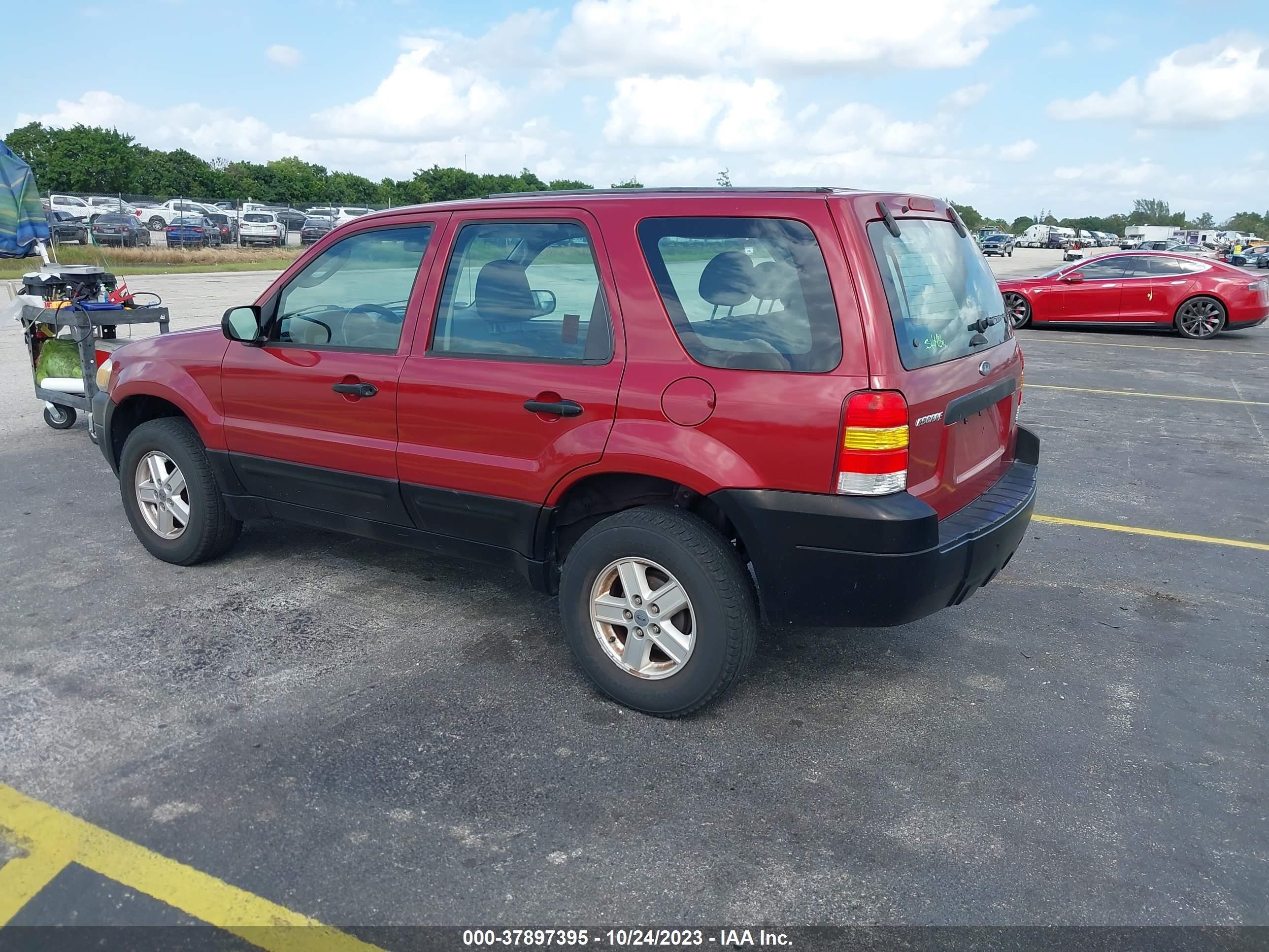 Photo 2 VIN: 1FMYU02Z57KB19546 - FORD ESCAPE 