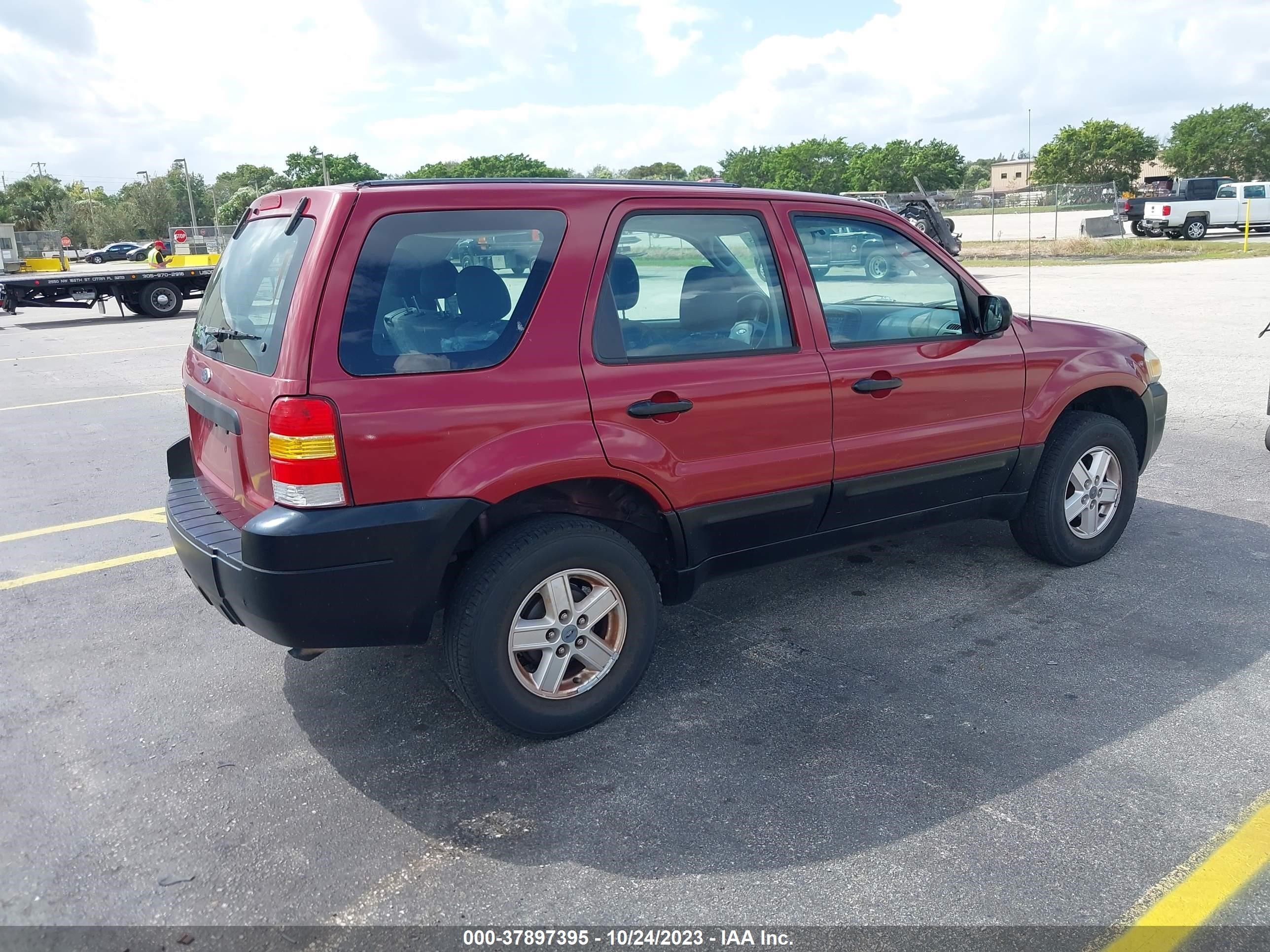 Photo 3 VIN: 1FMYU02Z57KB19546 - FORD ESCAPE 