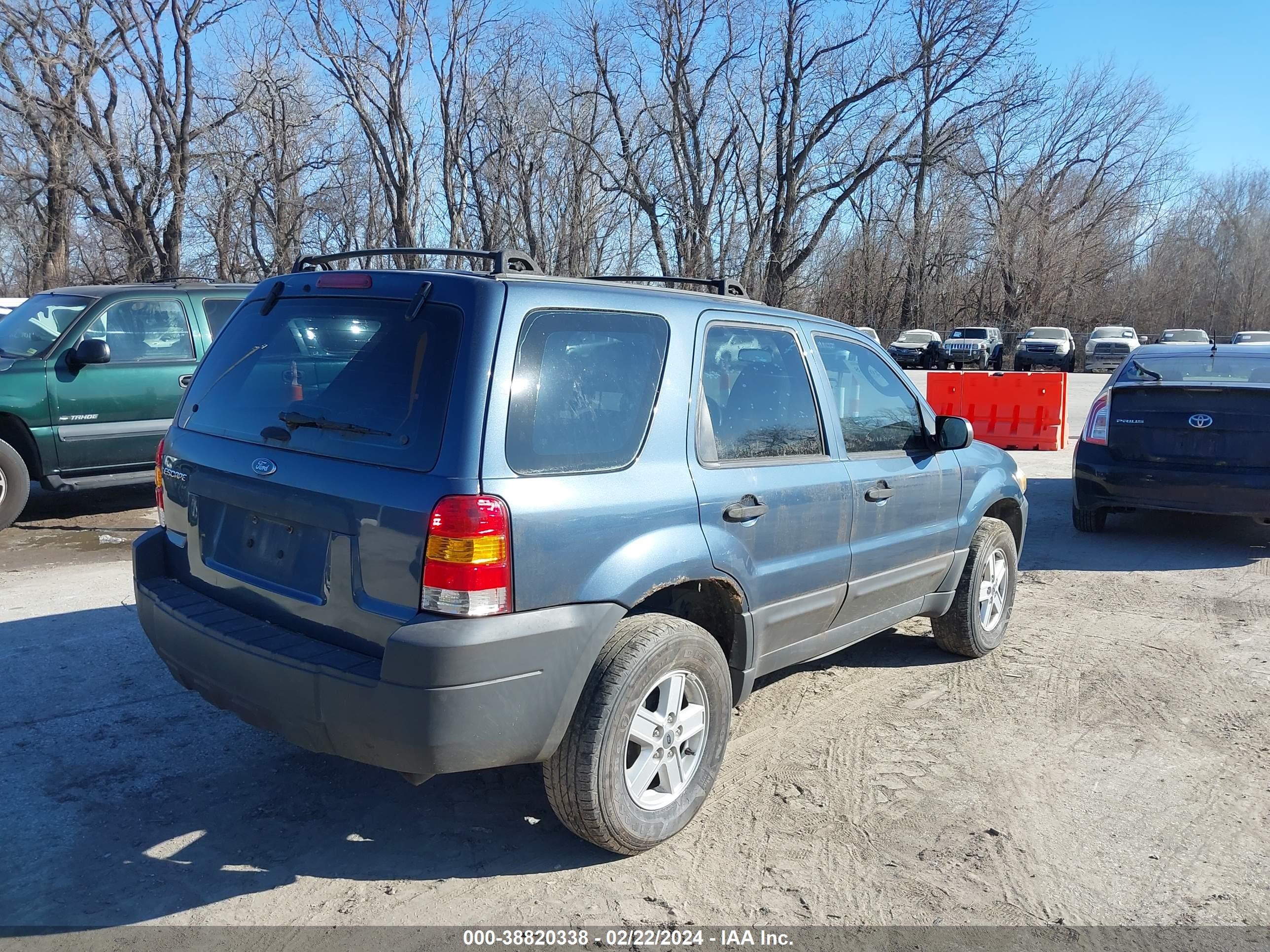 Photo 3 VIN: 1FMYU02Z66KA71909 - FORD ESCAPE 