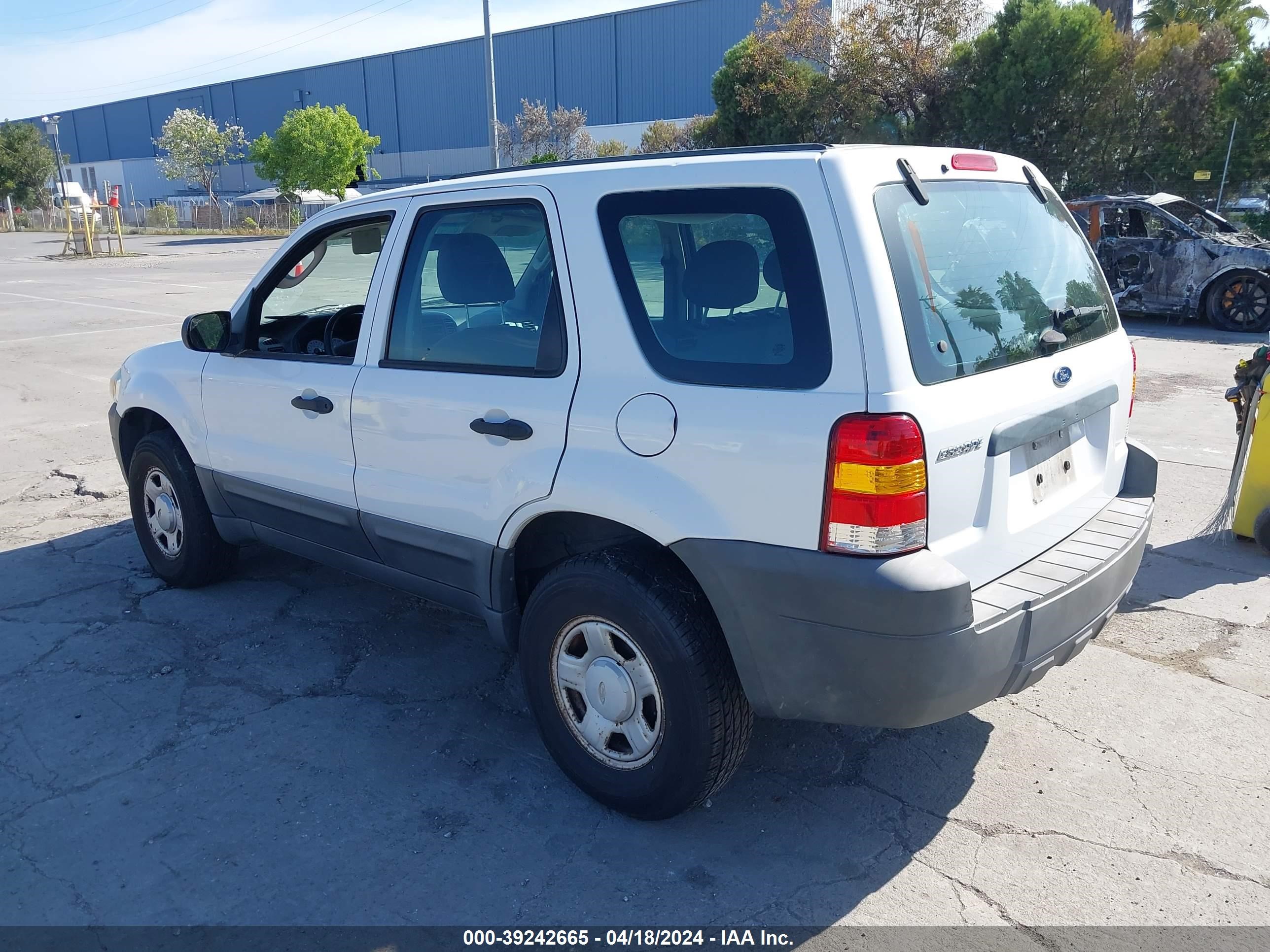 Photo 2 VIN: 1FMYU02Z66KA97684 - FORD ESCAPE 