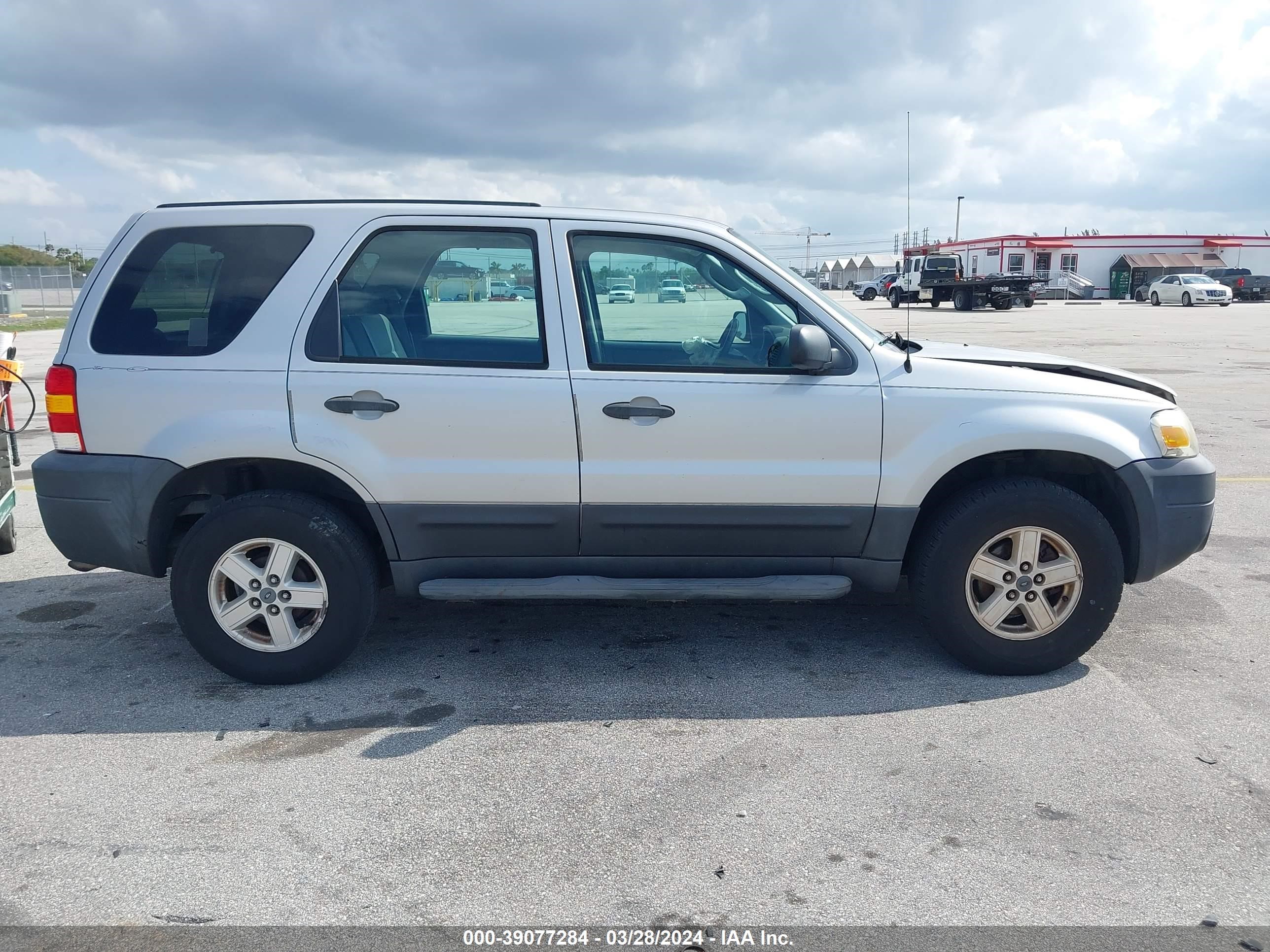 Photo 12 VIN: 1FMYU02Z66KD10195 - FORD ESCAPE 