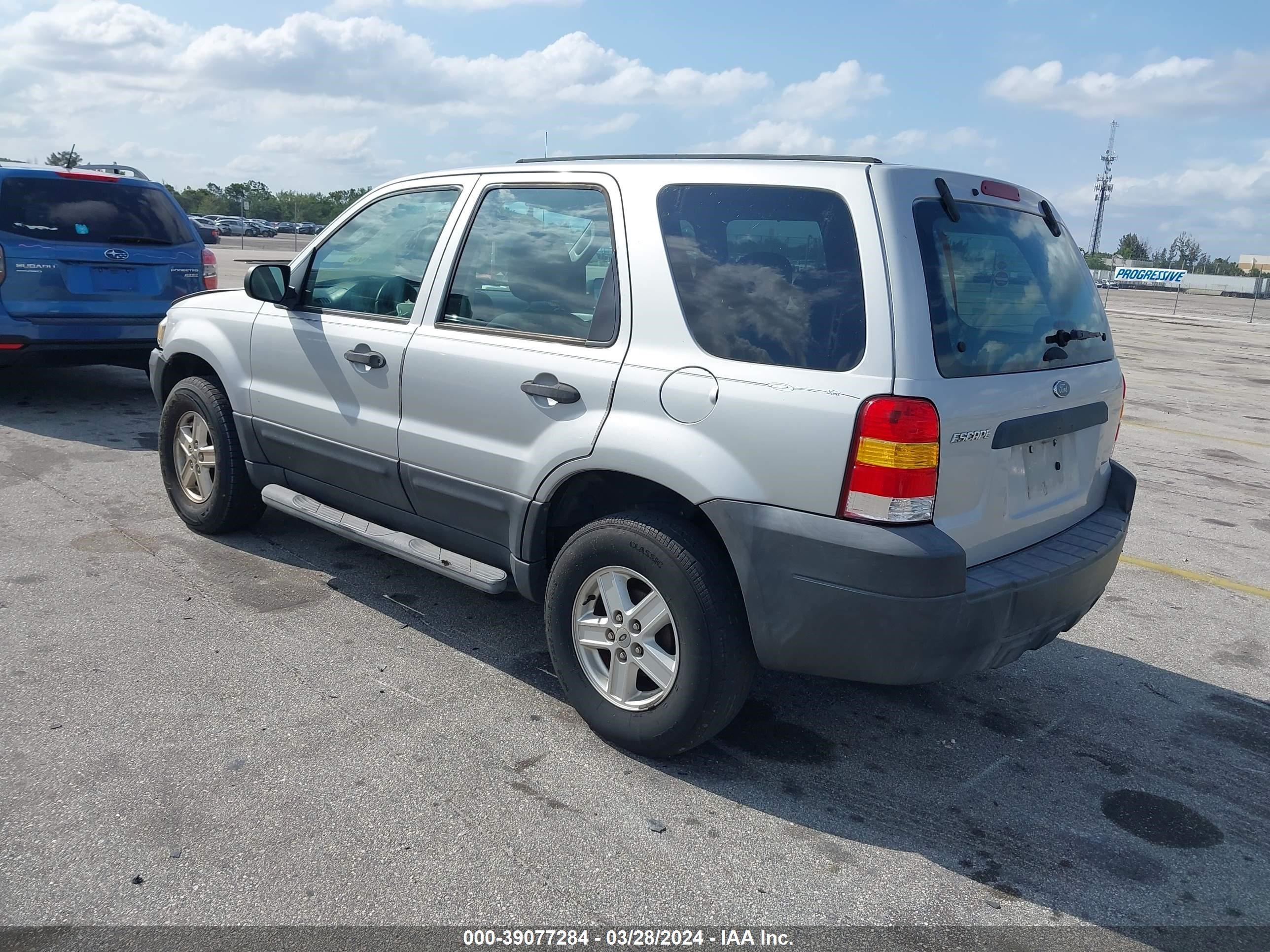 Photo 2 VIN: 1FMYU02Z66KD10195 - FORD ESCAPE 