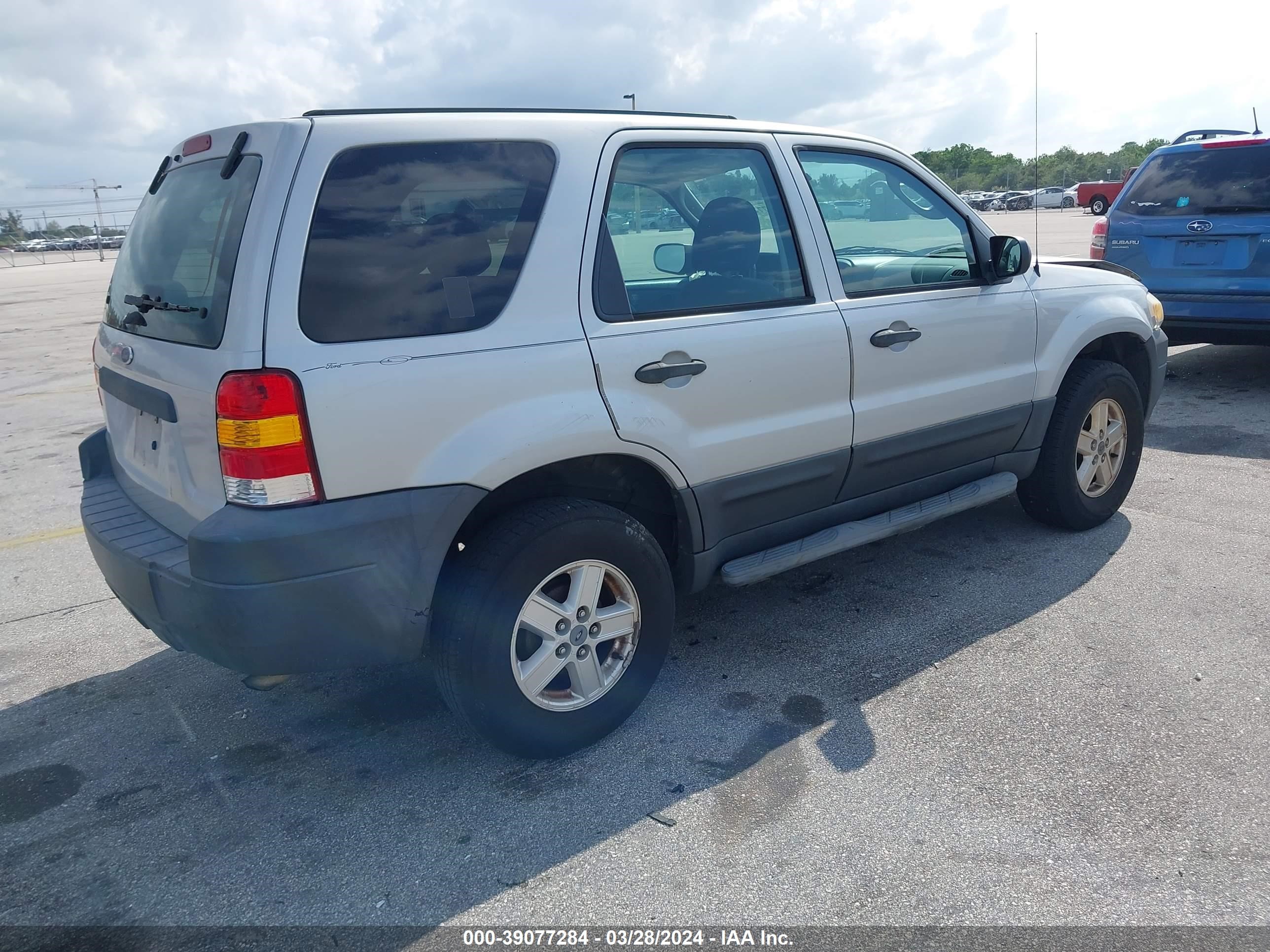 Photo 3 VIN: 1FMYU02Z66KD10195 - FORD ESCAPE 