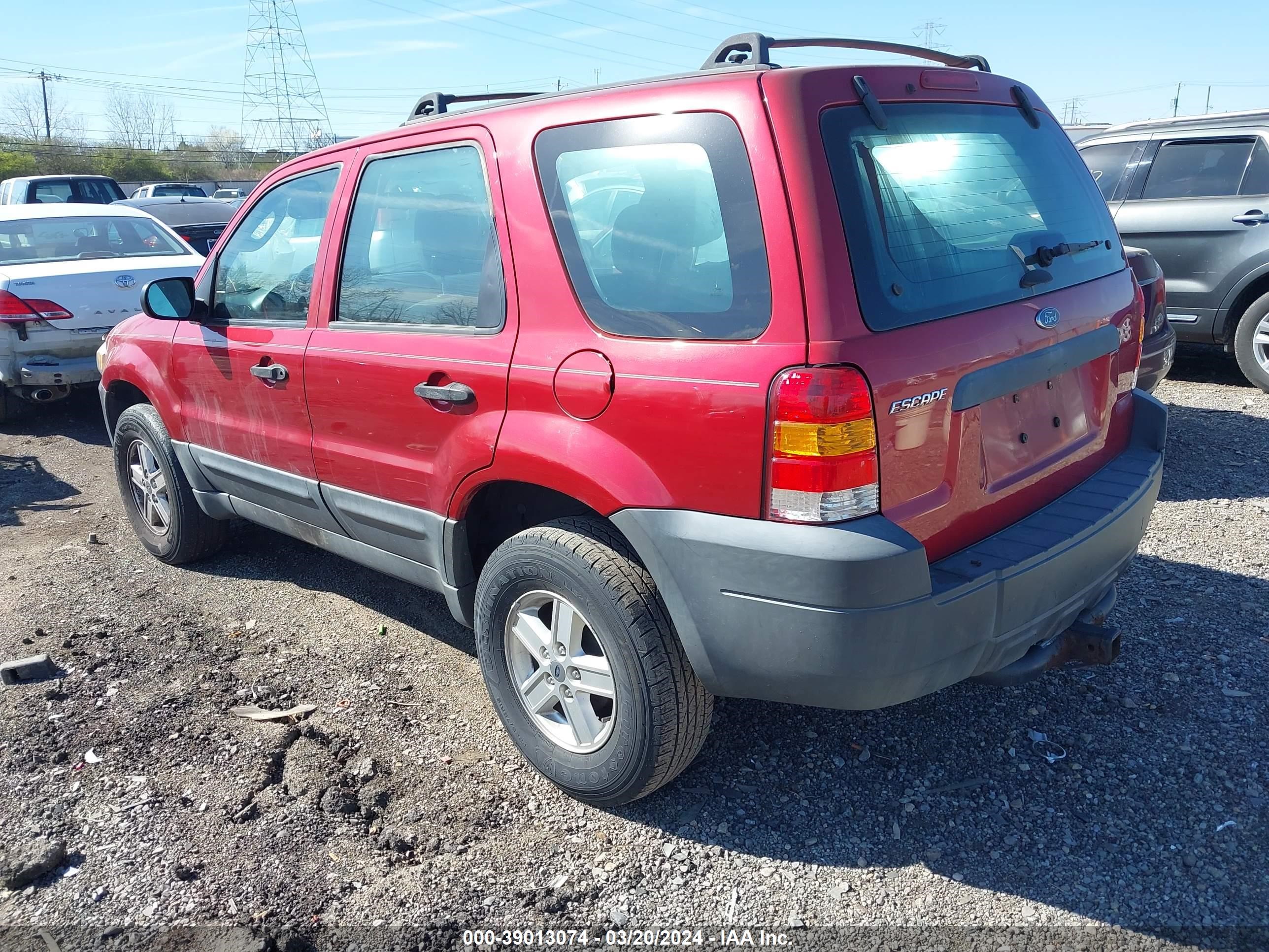 Photo 2 VIN: 1FMYU02Z75DA21099 - FORD ESCAPE 