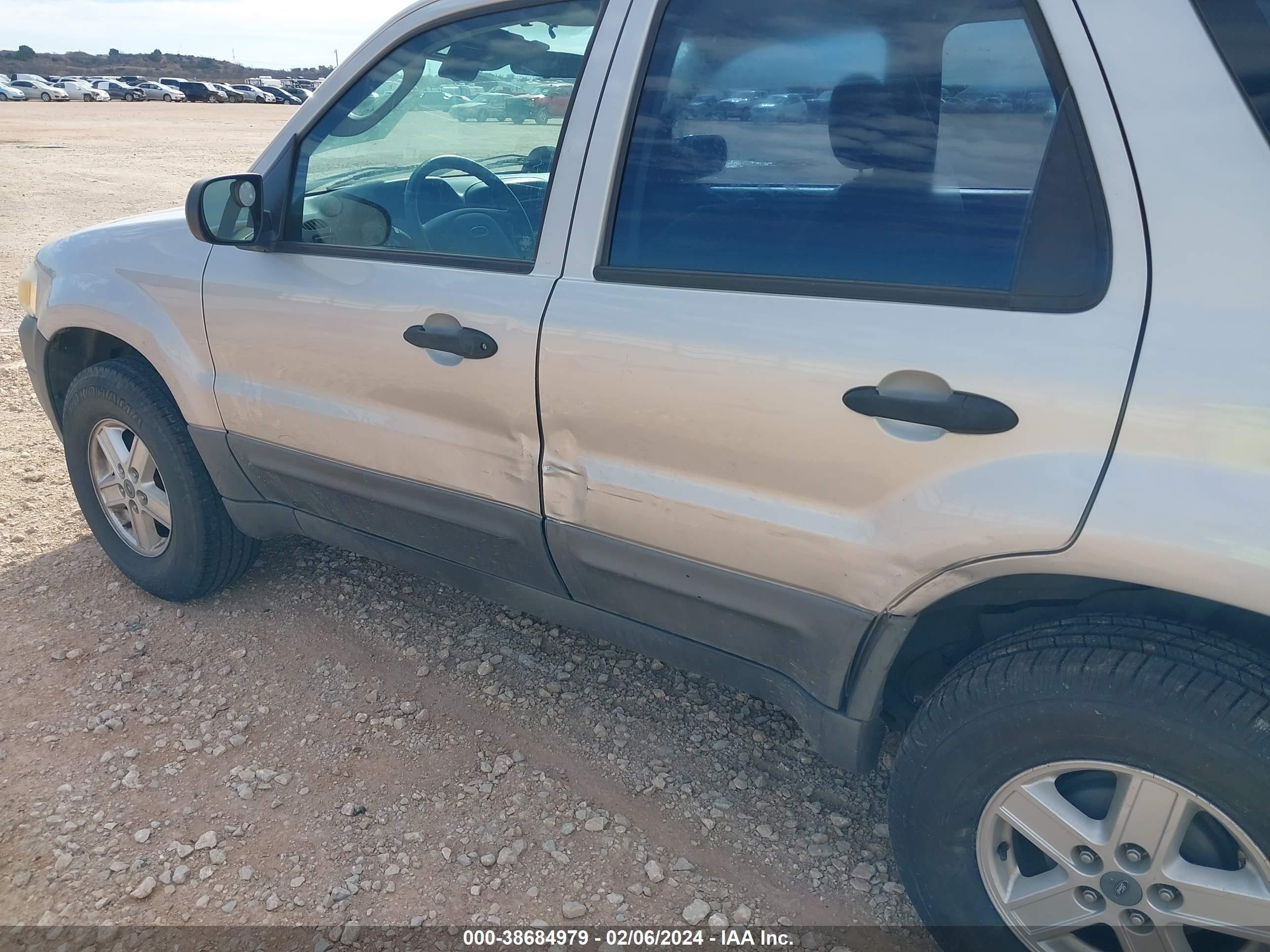 Photo 11 VIN: 1FMYU02Z95KC52839 - FORD ESCAPE 