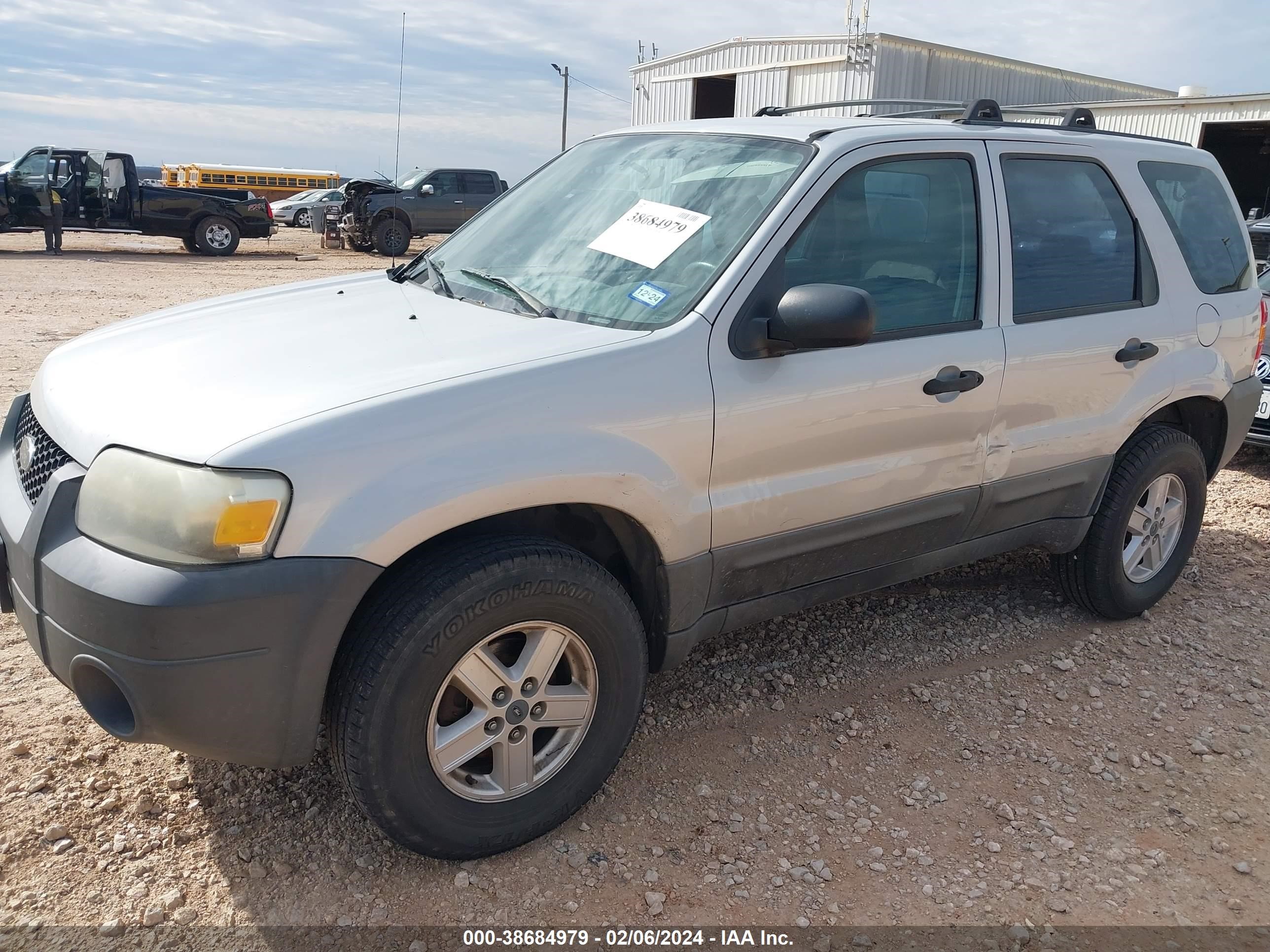 Photo 5 VIN: 1FMYU02Z95KC52839 - FORD ESCAPE 