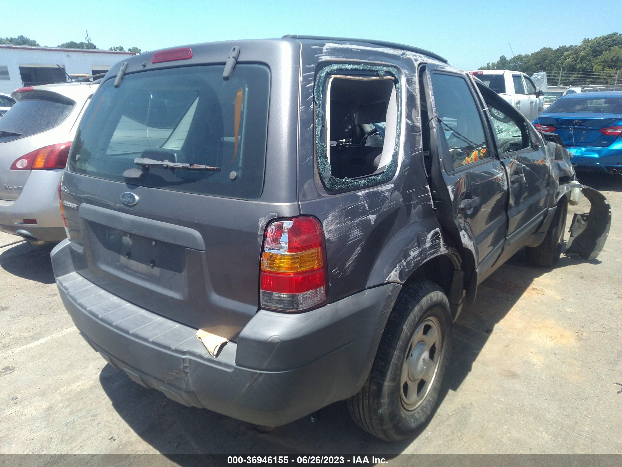 Photo 3 VIN: 1FMYU02ZX5KA27944 - FORD ESCAPE 