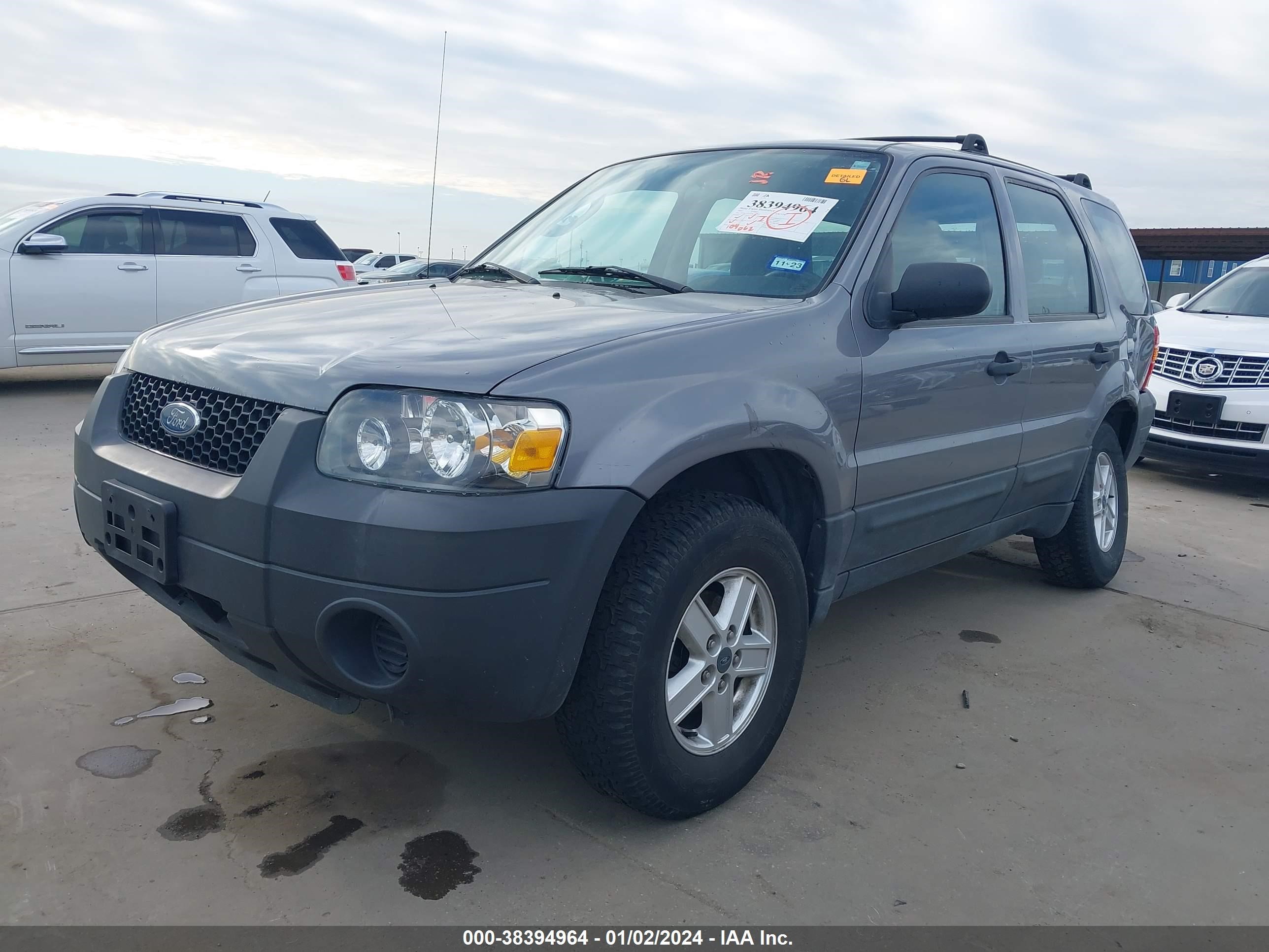 Photo 1 VIN: 1FMYU02ZX7KA44701 - FORD ESCAPE 